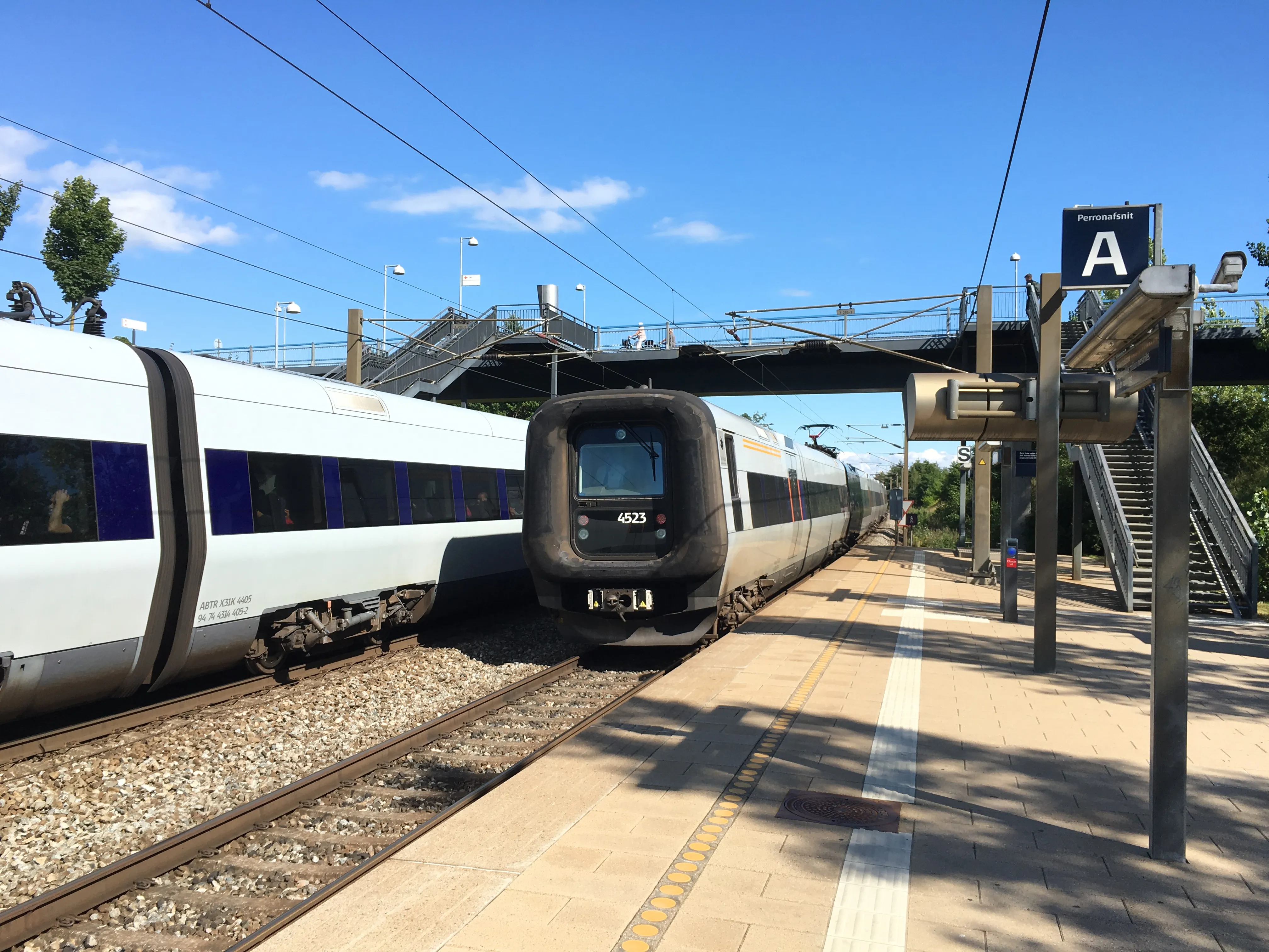 Billede af DSB ET  4323 fotograferet ud for Ørestad Trinbræt.