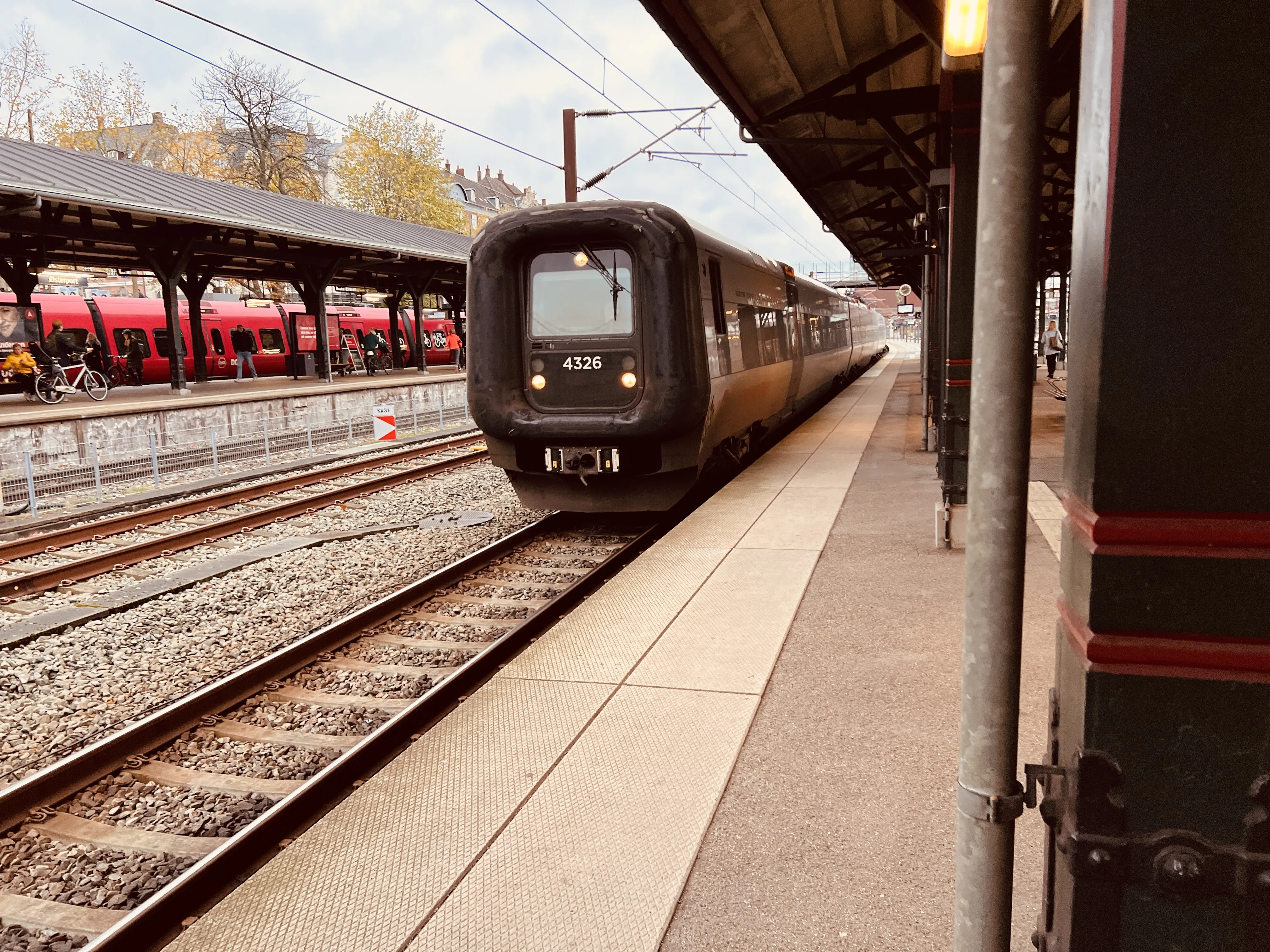 Billede af DSB ET 4326 fotograferet ud for Østerport Station.