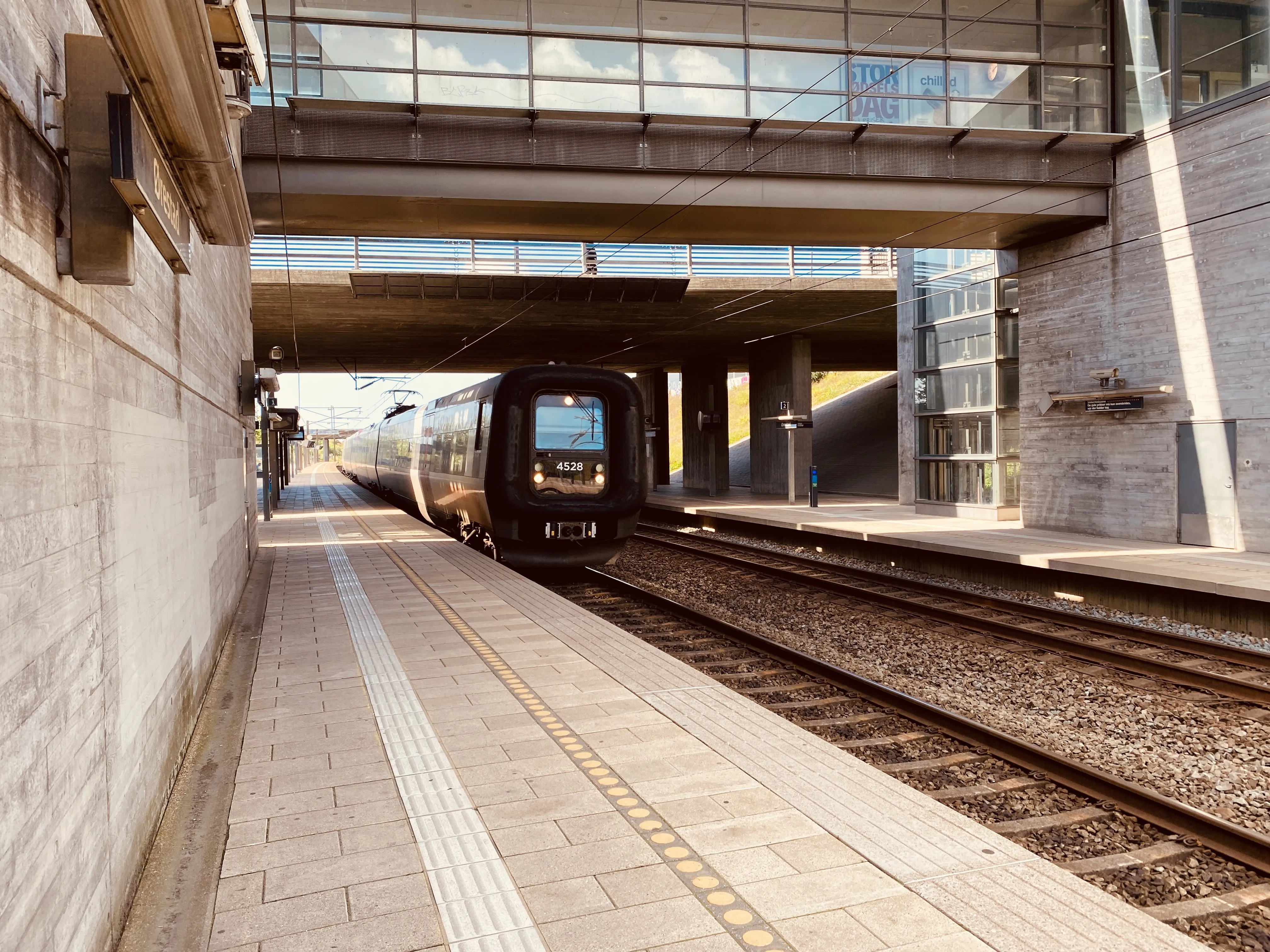 Billede af DSB ET  4328 fotograferet ud for Ørestad Trinbræt.