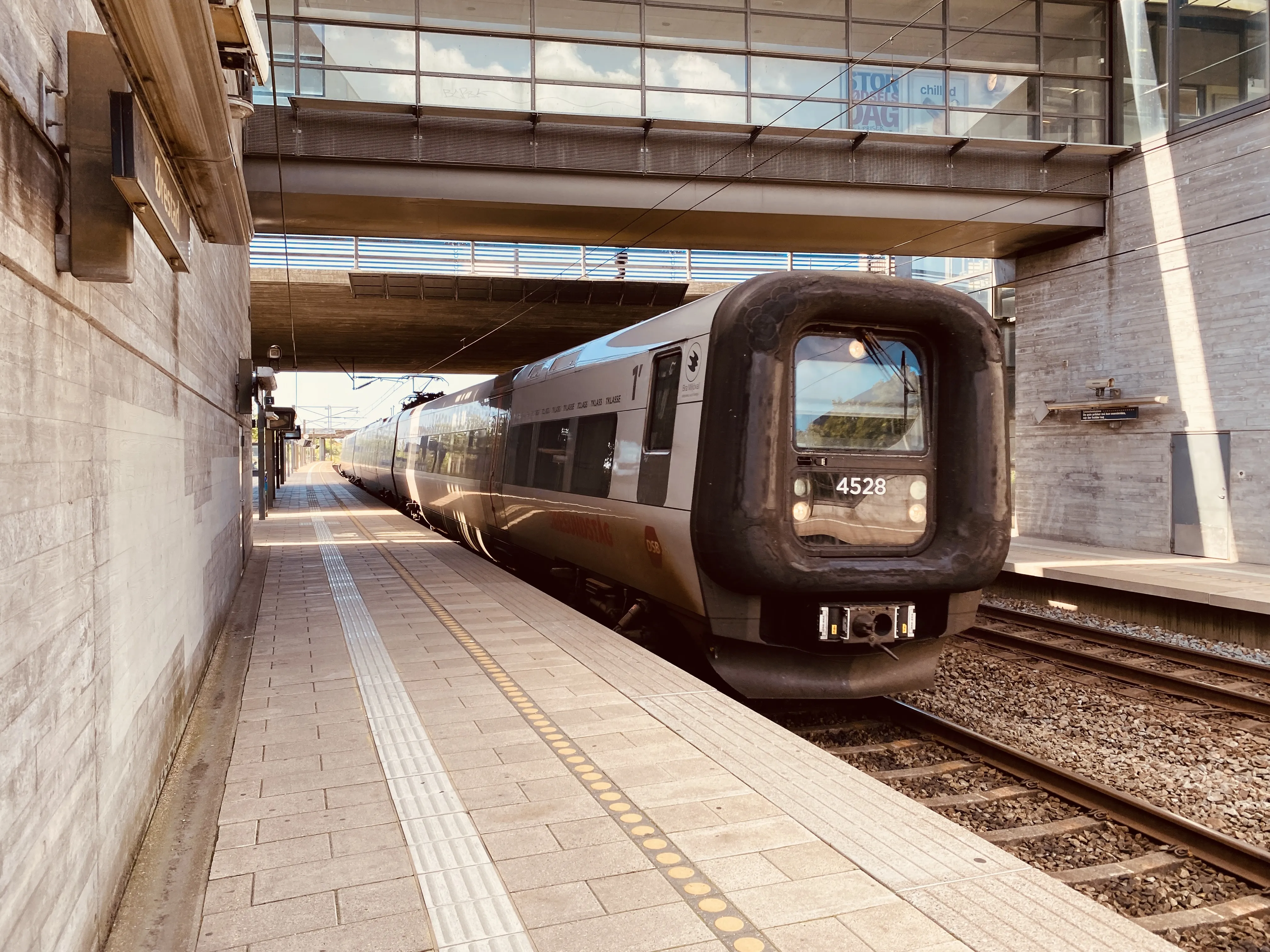 Billede af DSB ET  4328 fotograferet ud for Ørestad Trinbræt.