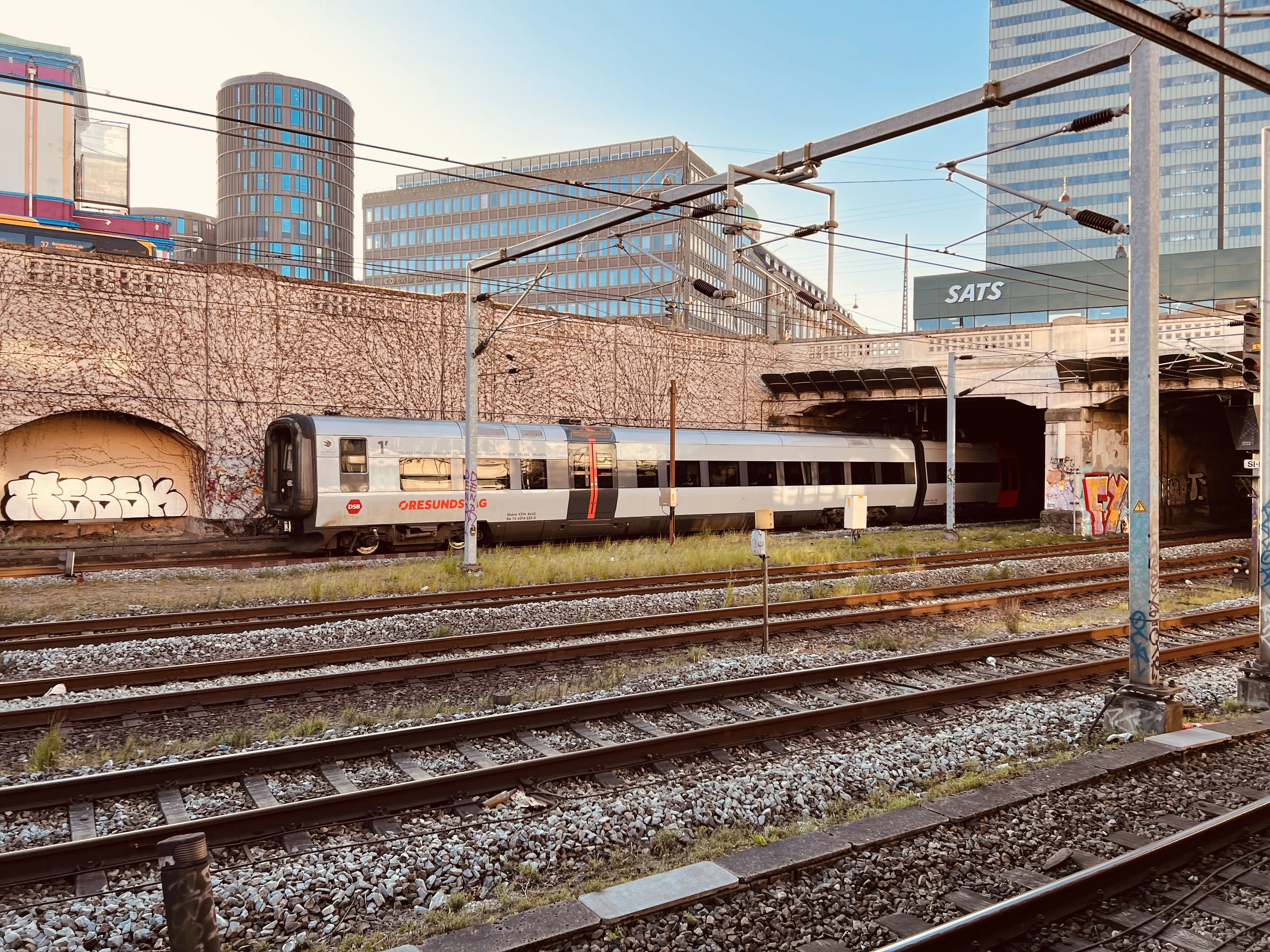 Billede af DSB ET 4332 fotograferet ud for Vesterport Station.