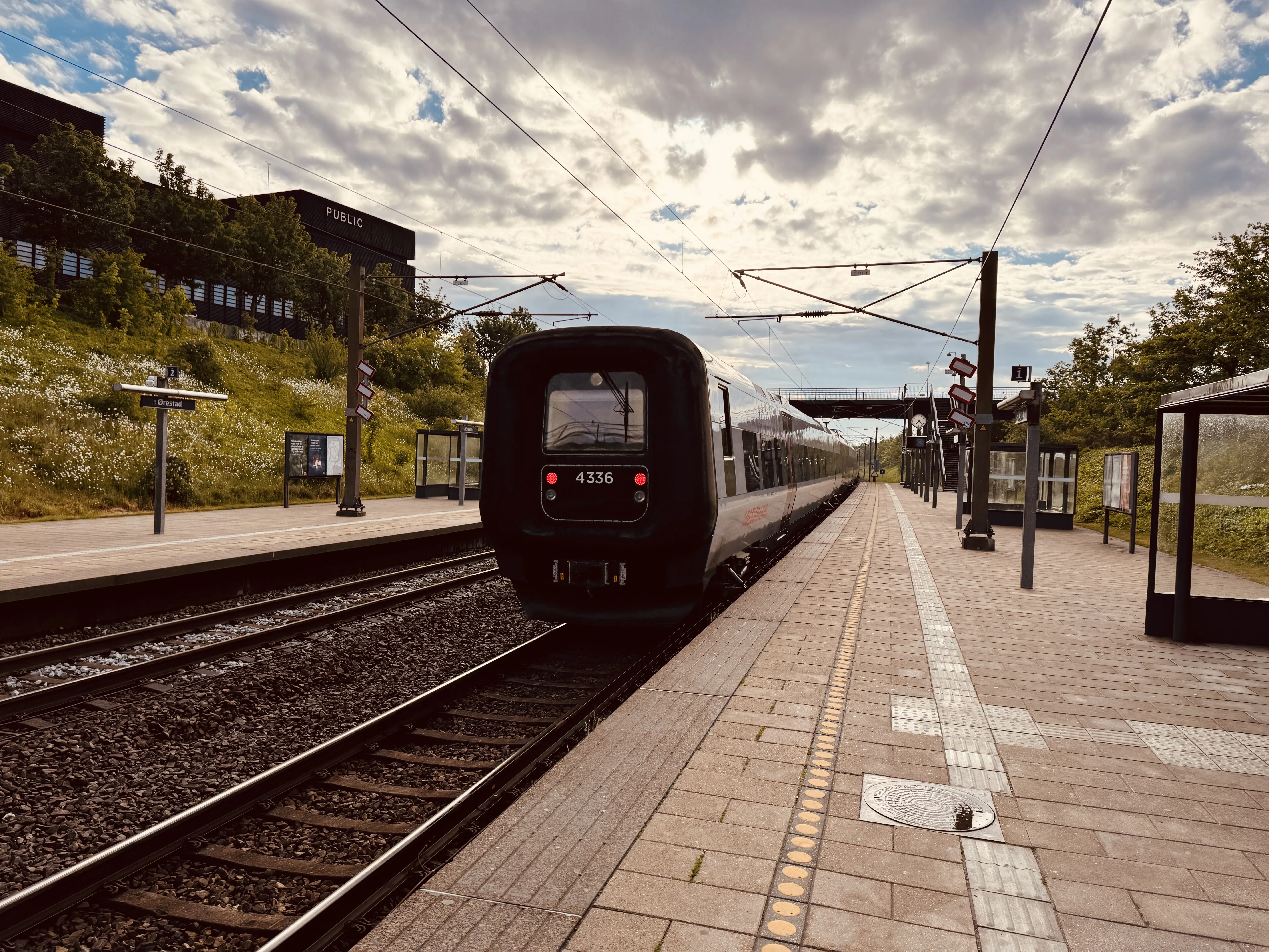 Billede af DSB ET 4336 fotograferet ud for Ørestad Trinbræt.