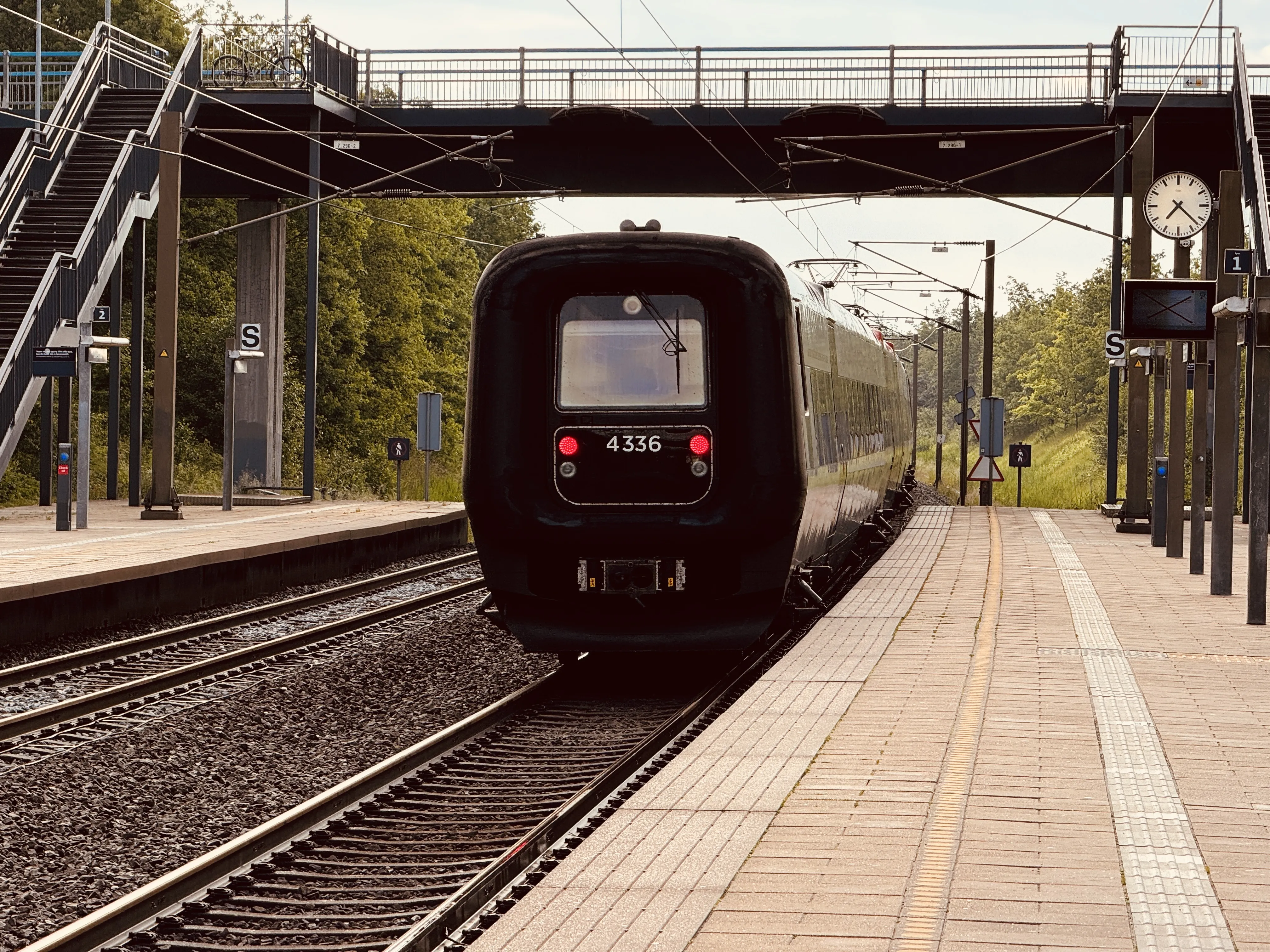 Billede af DSB ET 4336 fotograferet ud for Ørestad Trinbræt.