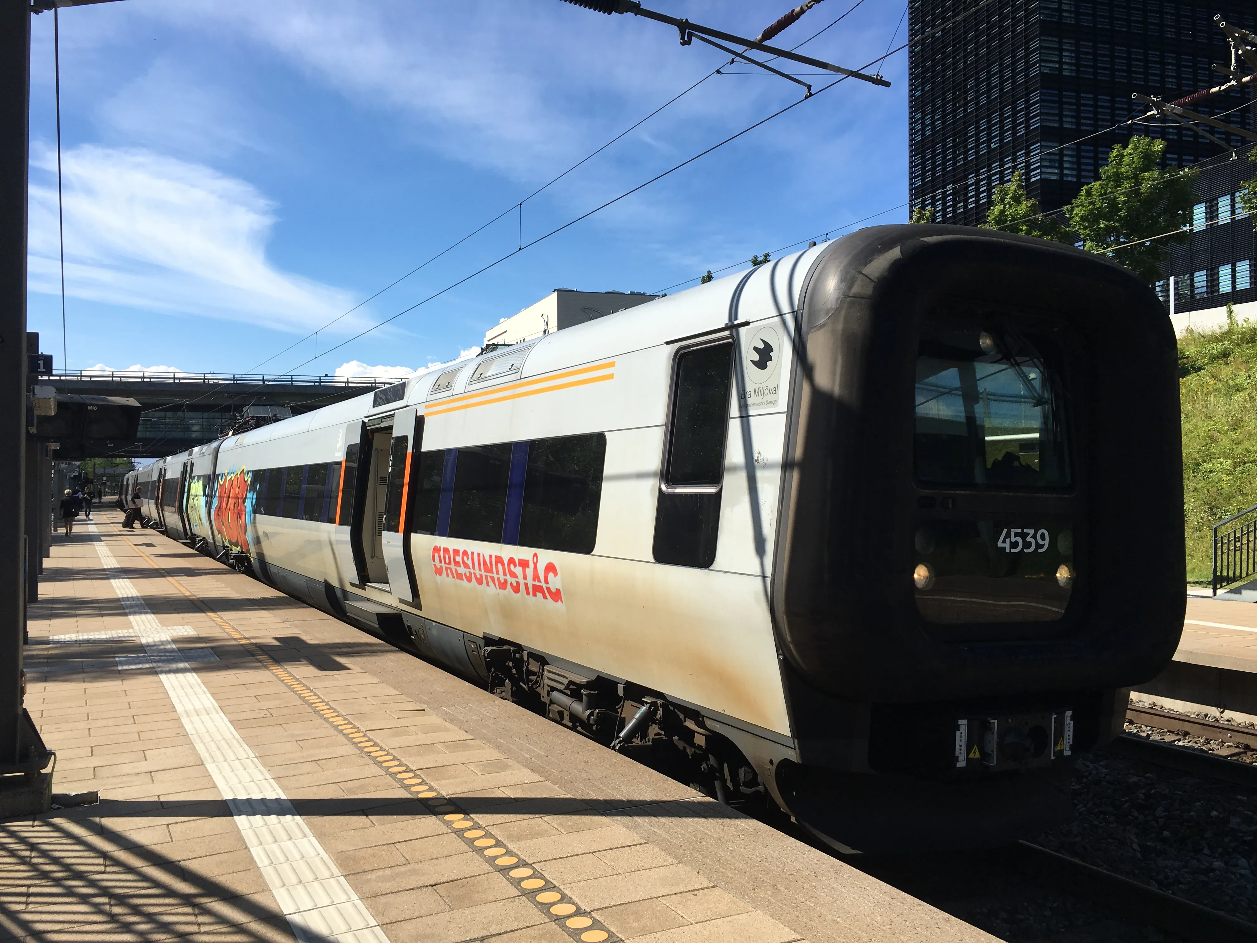 Billede af DSB ET 4339 fotograferet ud for Ørestad Trinbræt.