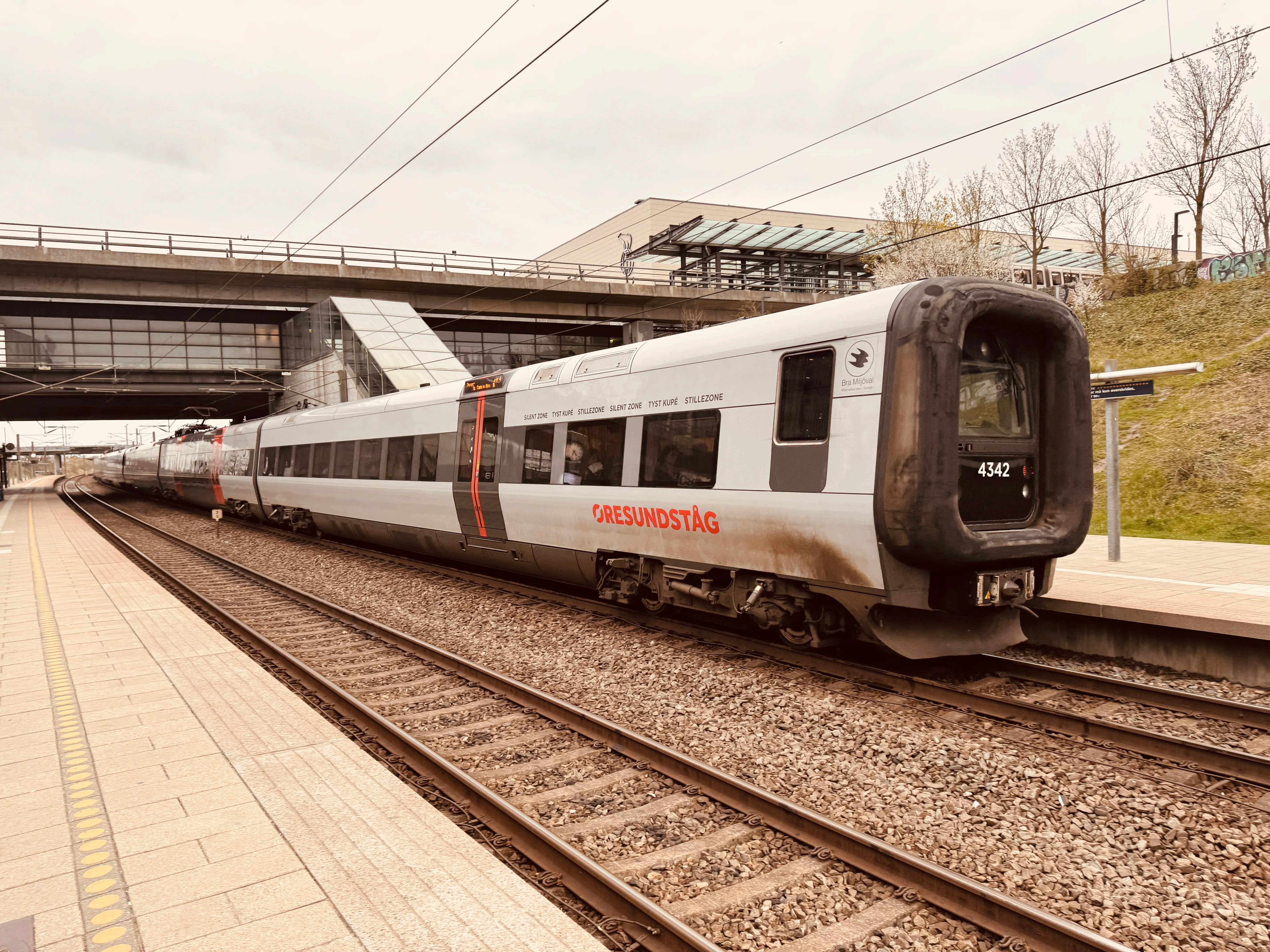 Billede af DSB ET 4342 fotograferet ud for Ørestad Trinbræt.