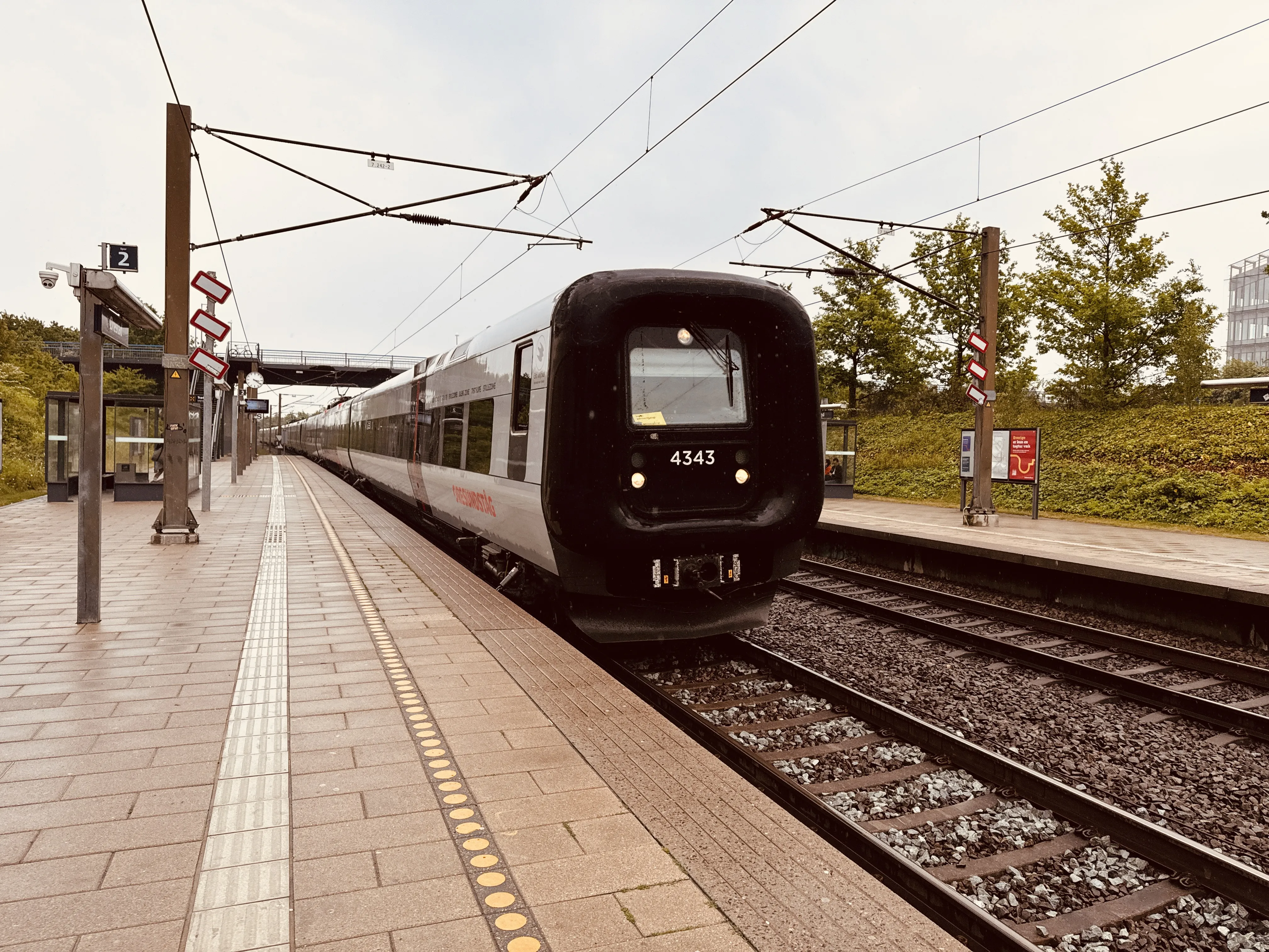 Billede af DSB ET 4343 fotograferet ud for Ørestad Trinbræt.