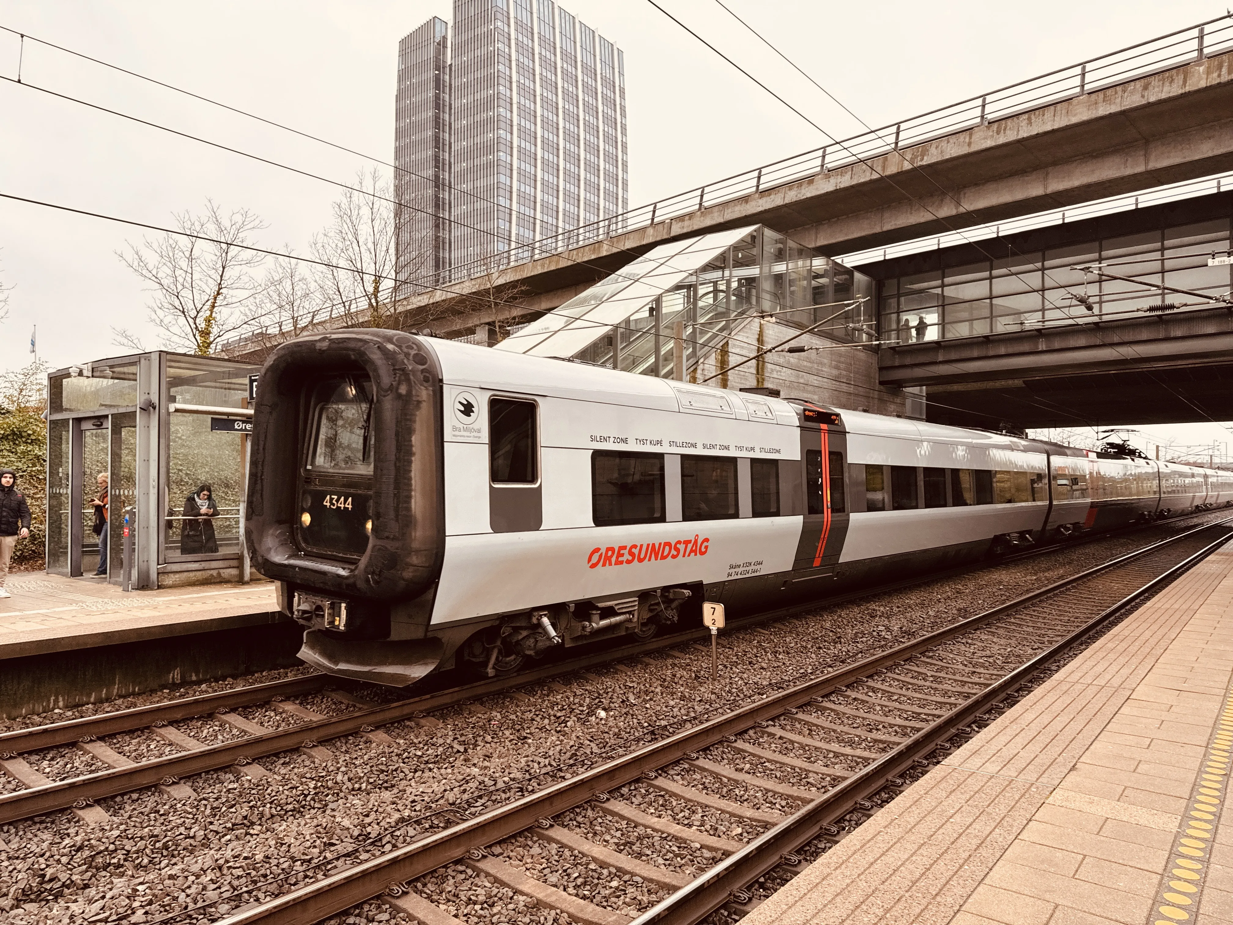 Billede af DSB ET 4344 fotograferet ud for Ørestad Trinbræt.