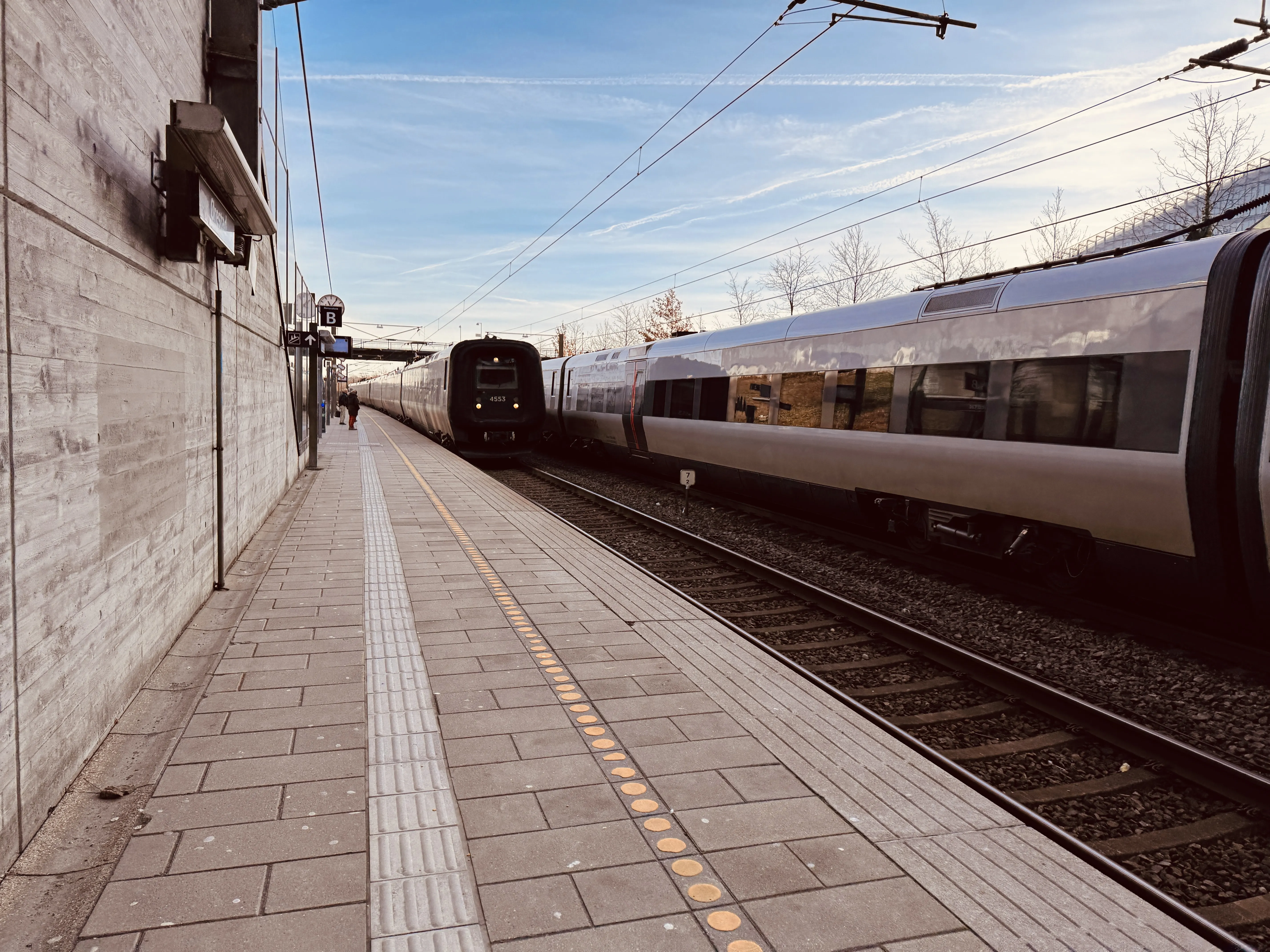 Billede af DSB ET 4353 fotograferet ud for Ørestad Trinbræt.