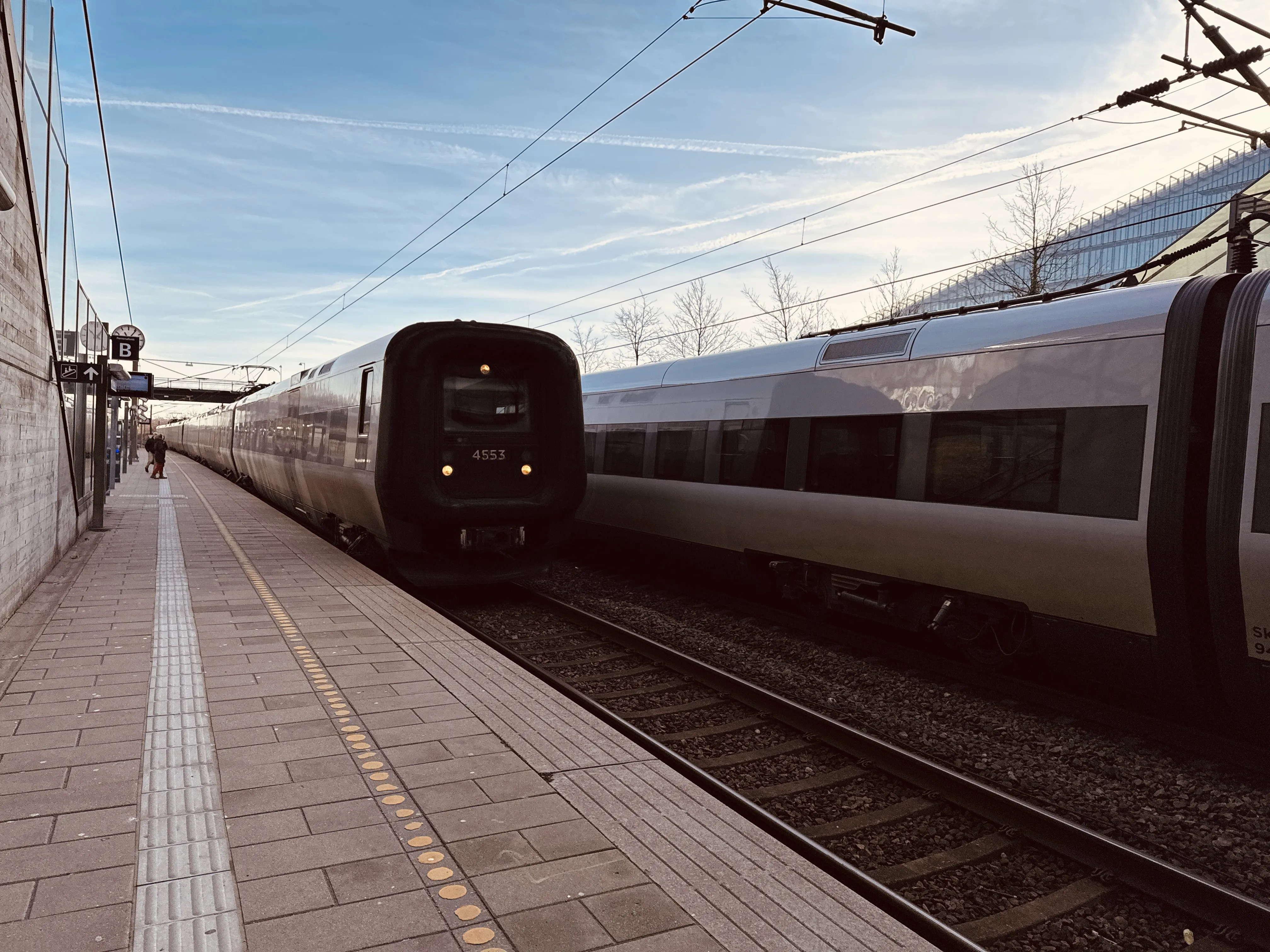 Billede af DSB ET 4353 fotograferet ud for Ørestad Trinbræt.