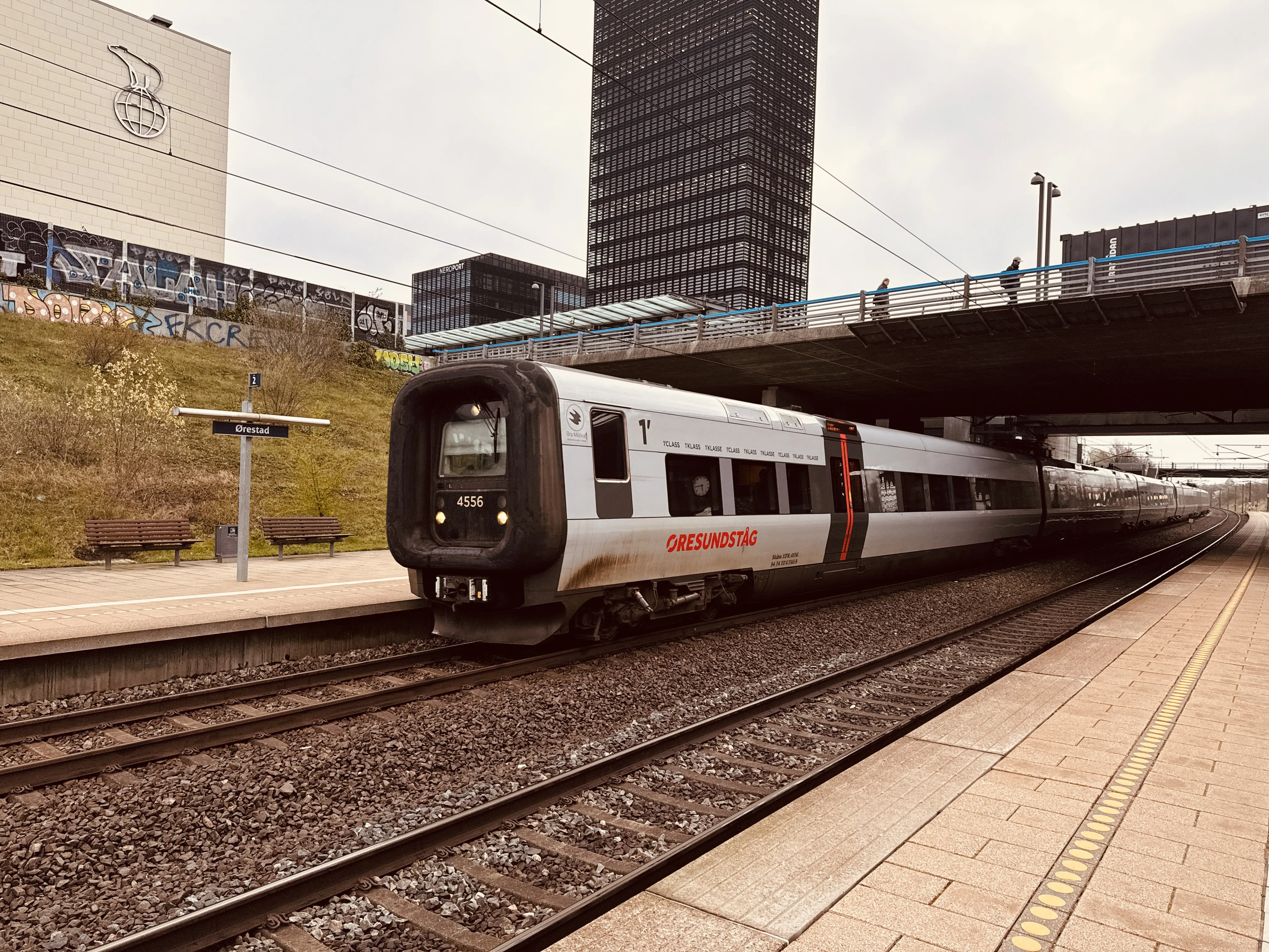 Billede af DSB ET 4356 fotograferet ud for Ørestad Trinbræt.