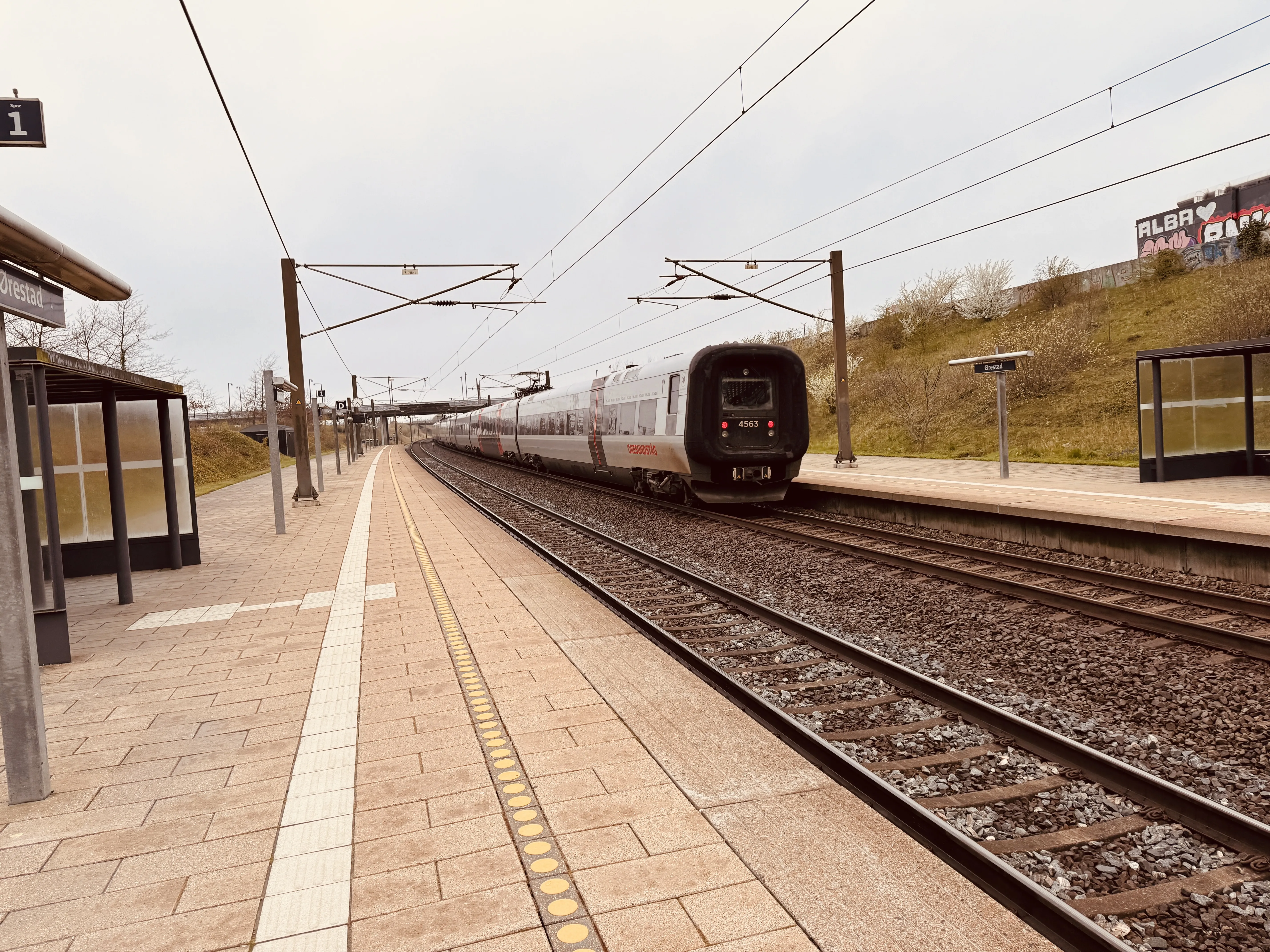 Billede af DSB ET 4363 fotograferet ud for Ørestad Trinbræt.