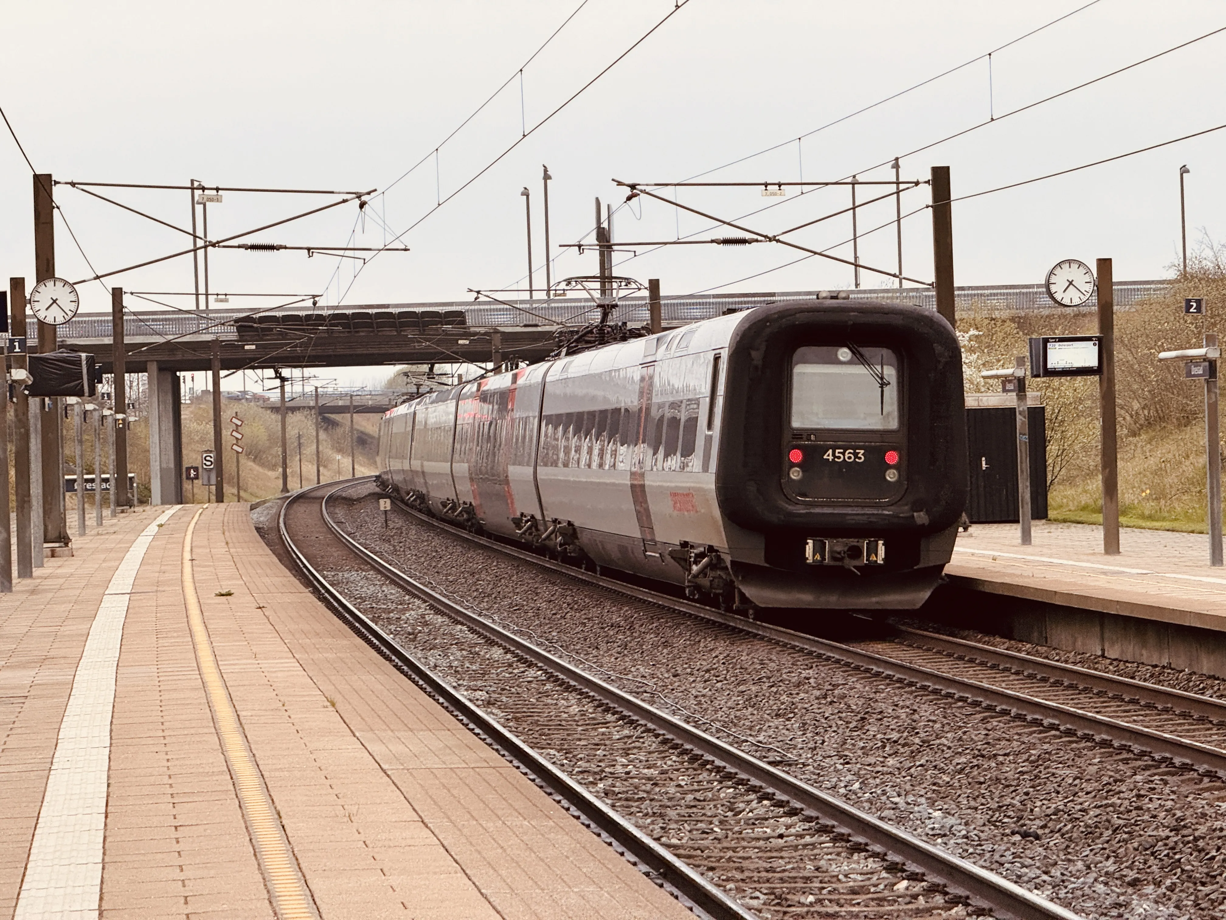 Billede af DSB ET 4363 fotograferet ud for Ørestad Trinbræt.