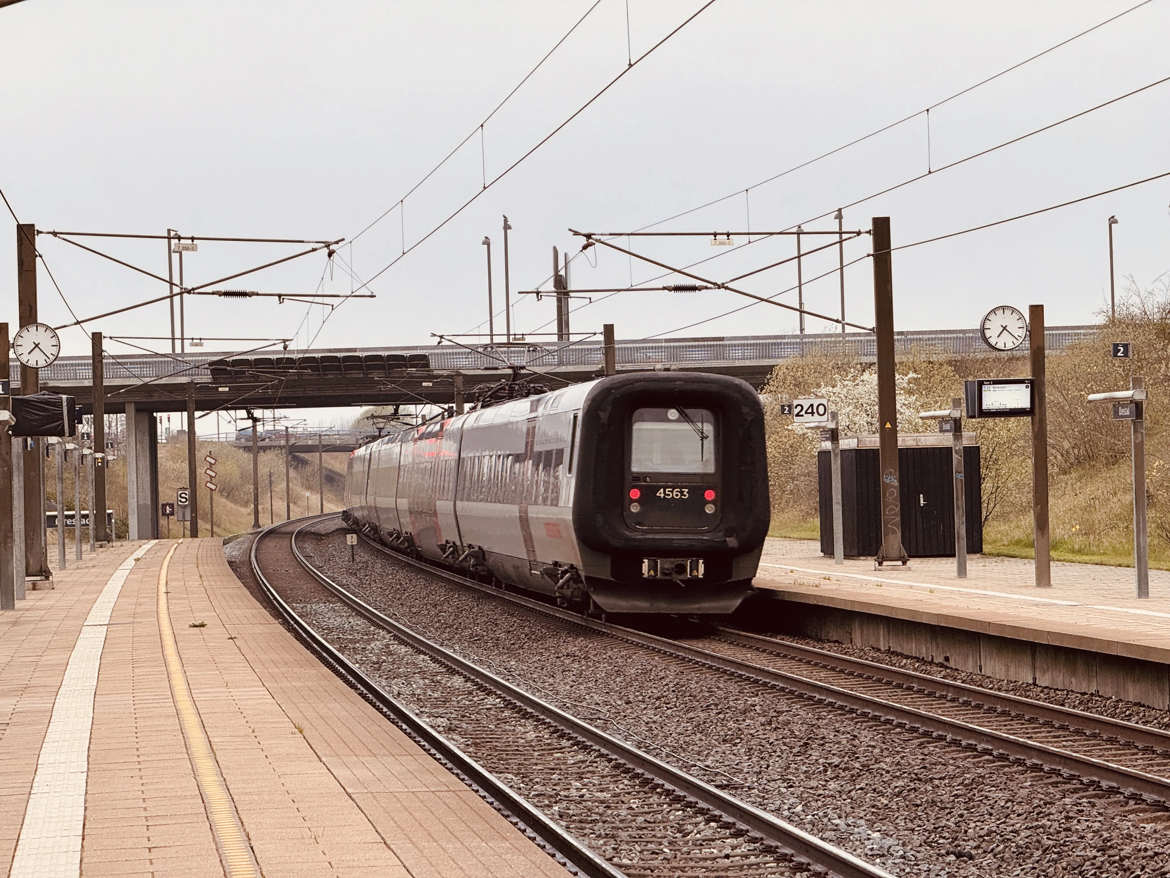 Billede af DSB ET 4363 fotograferet ud for Ørestad Trinbræt.