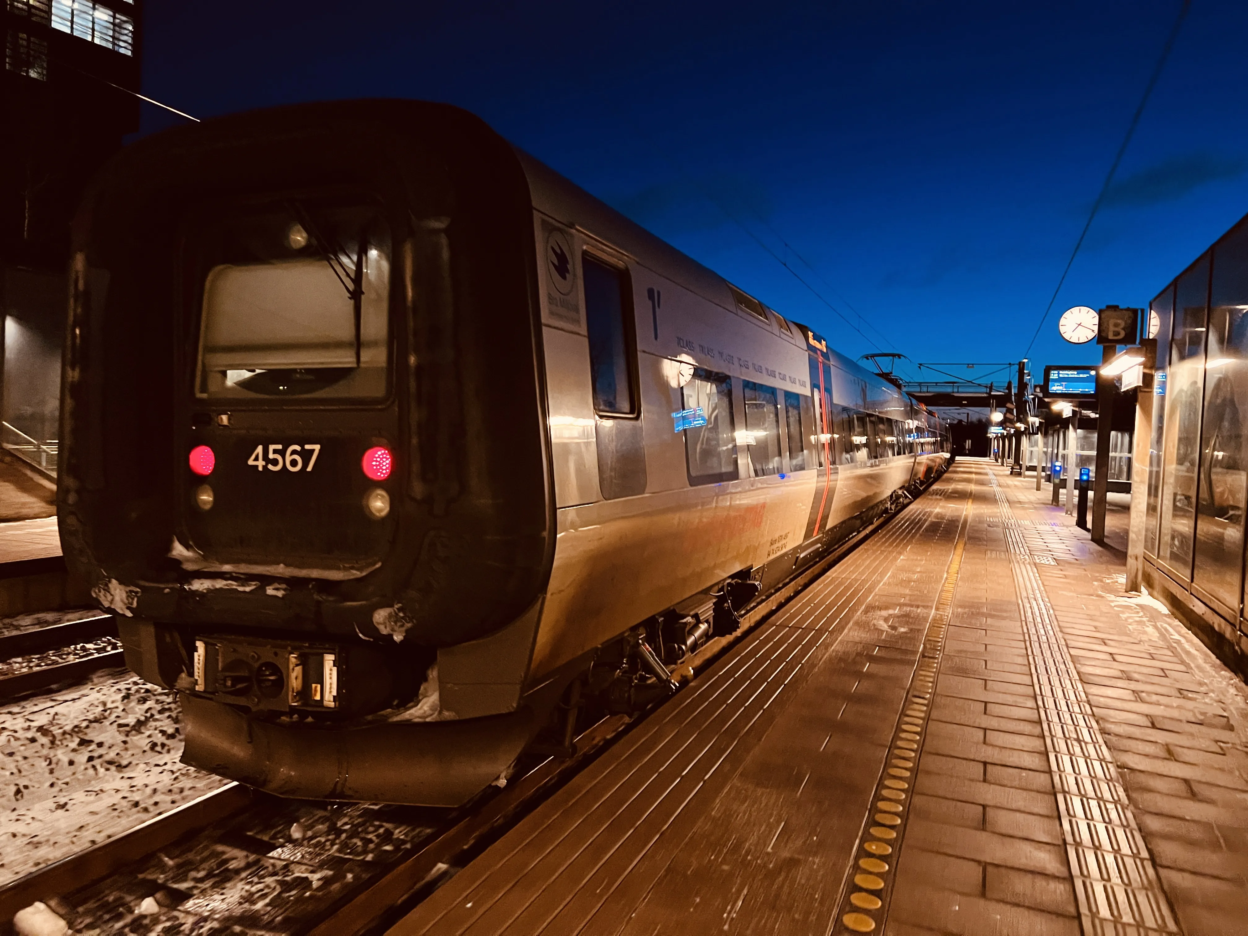 Billede af DSB ET 4367 fotograferet ud for Ørestad Trinbræt.