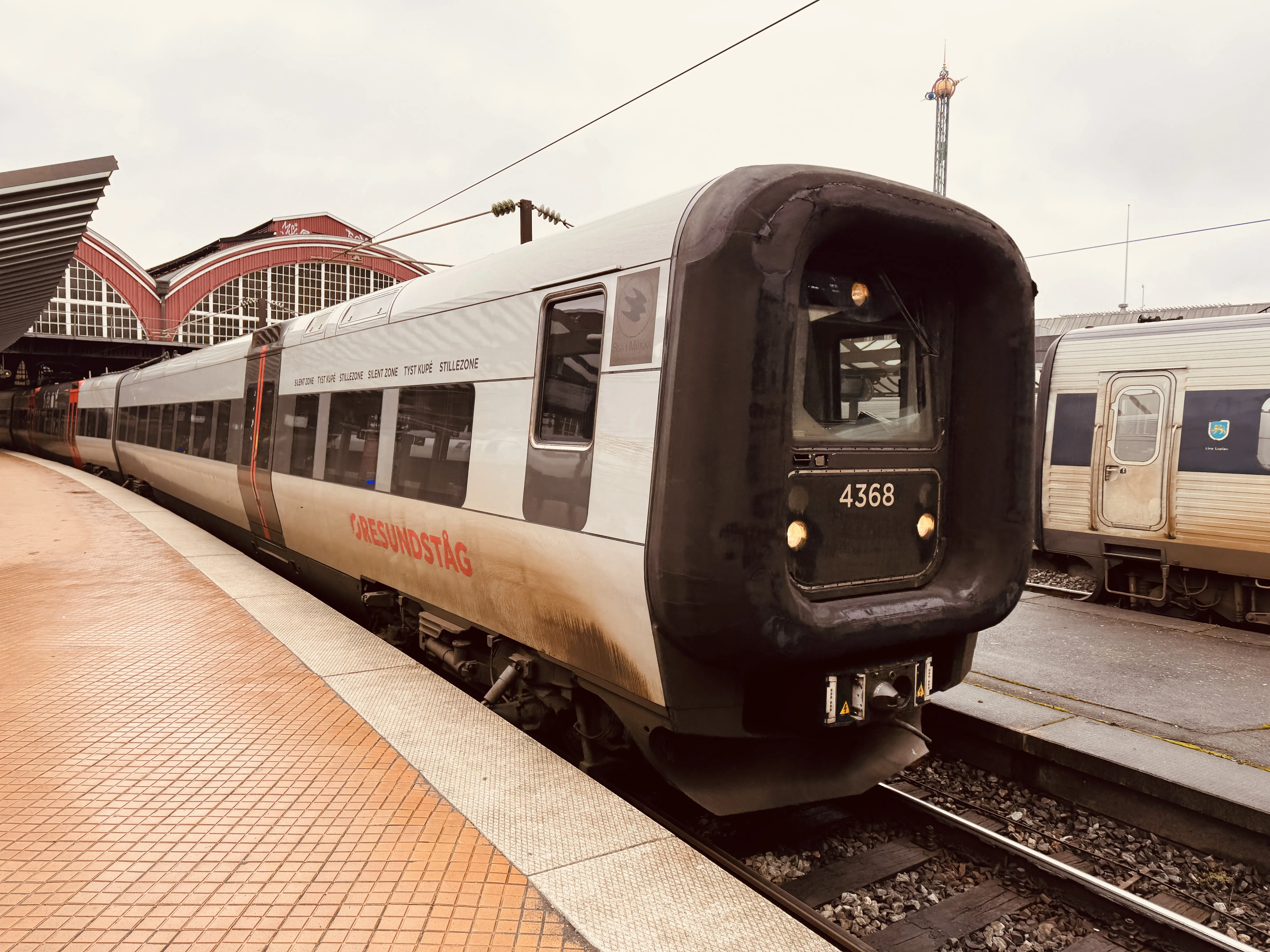 Billede af DSB ET 4368 fotograferet ud for København Hovedbanegård.