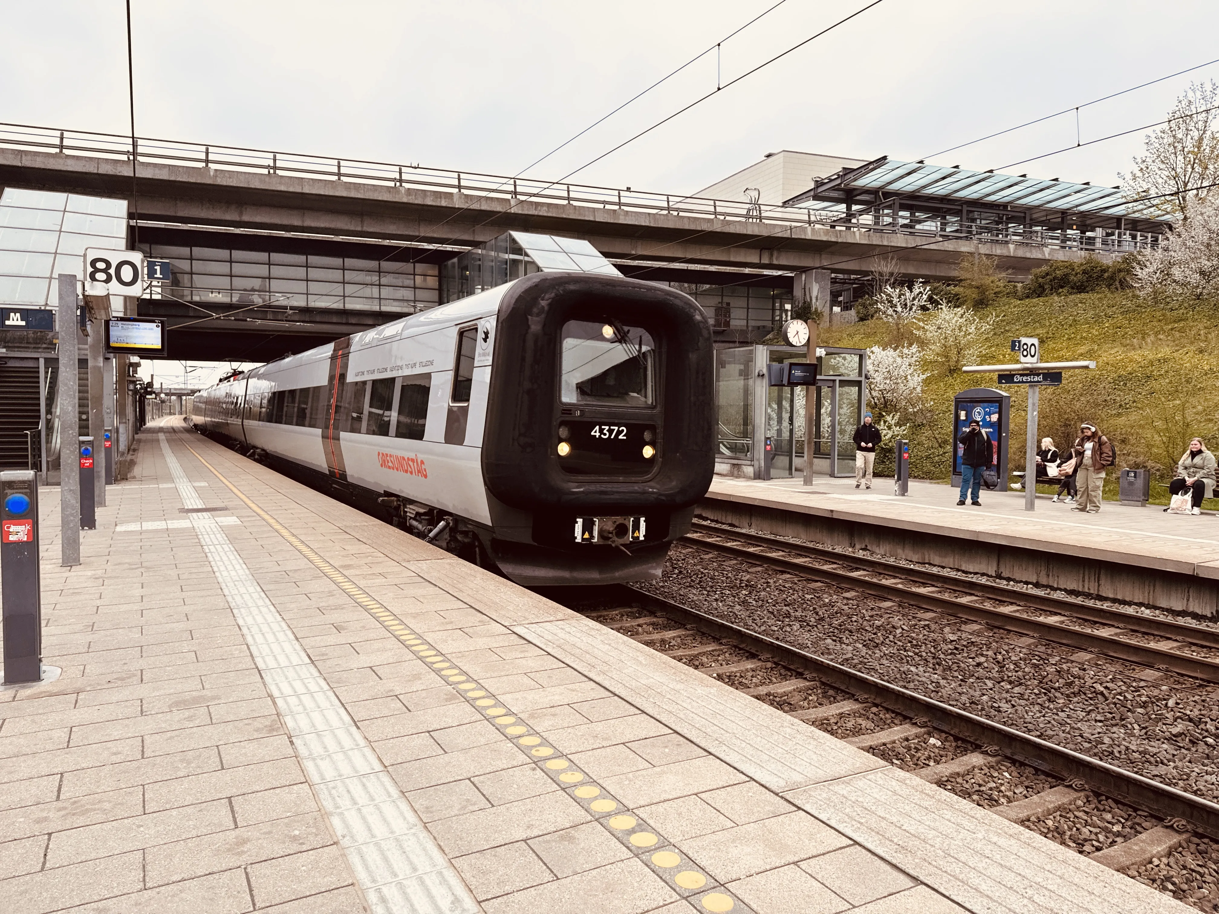 Billede af DSB ET 4372 fotograferet ud for Ørestad Trinbræt.