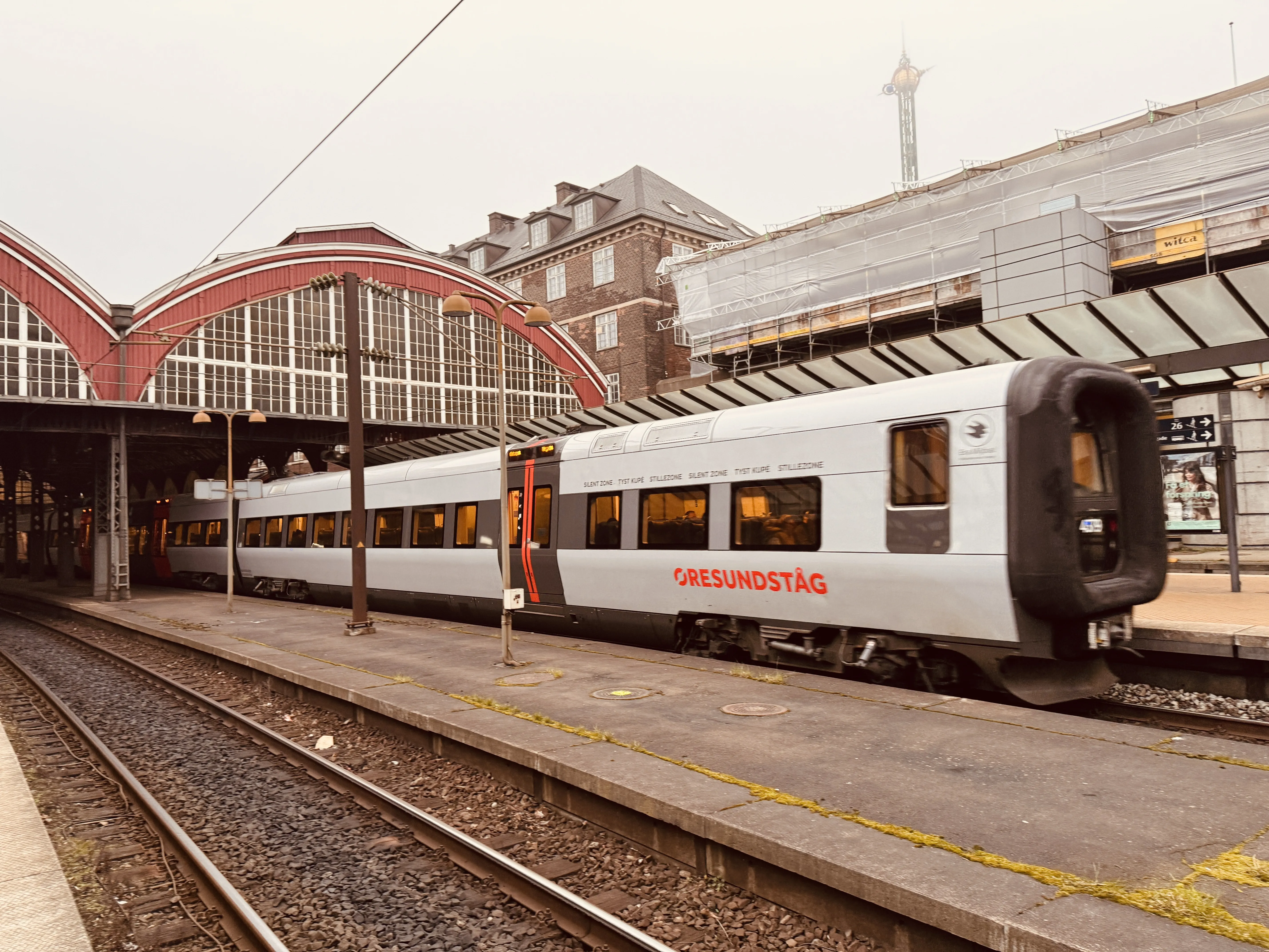 Billede af DSB ET 4379 fotograferet ud for København Hovedbanegård.