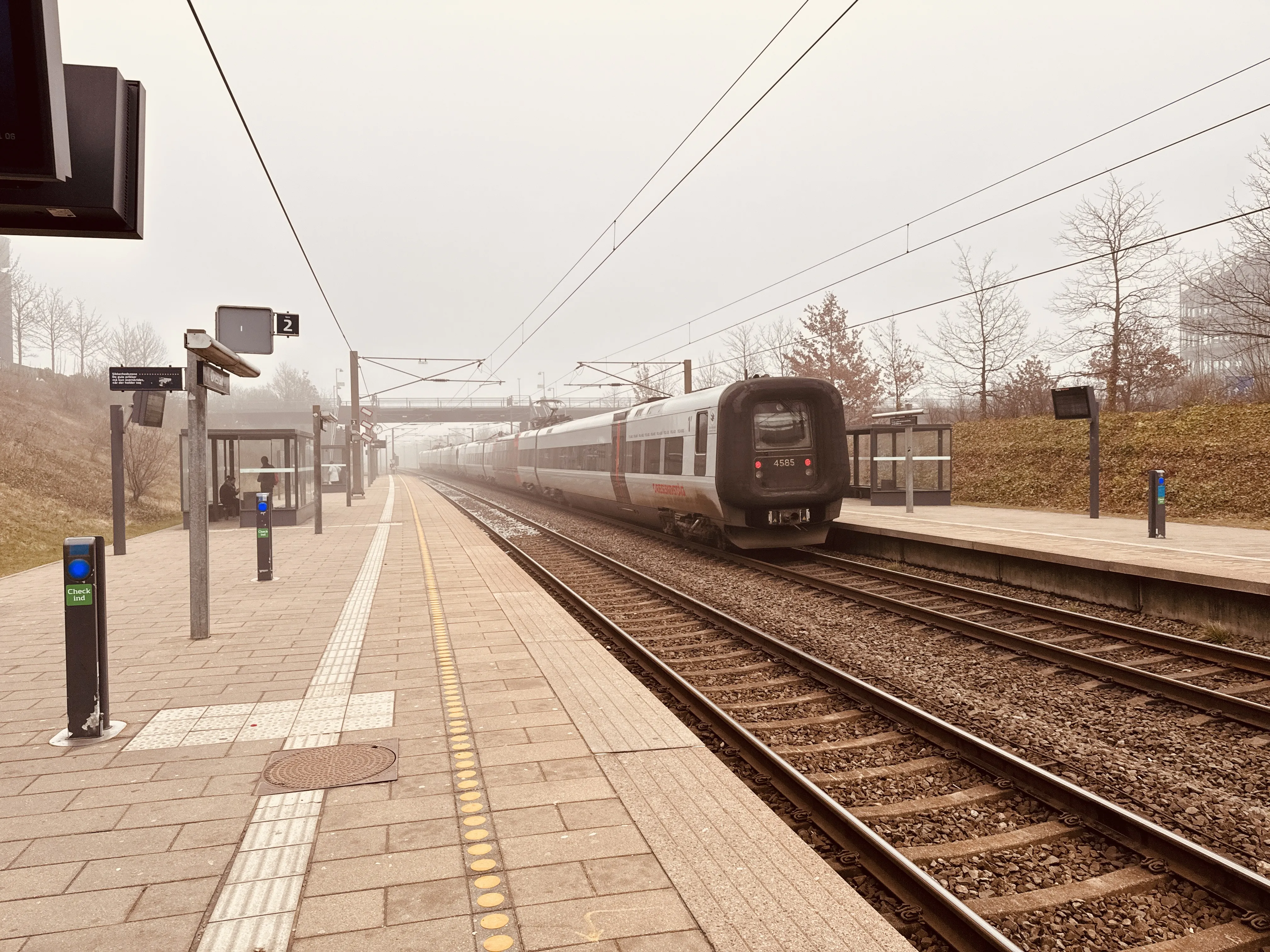 Billede af DSB ET 4385 fotograferet ud for Ørestad Trinbræt.