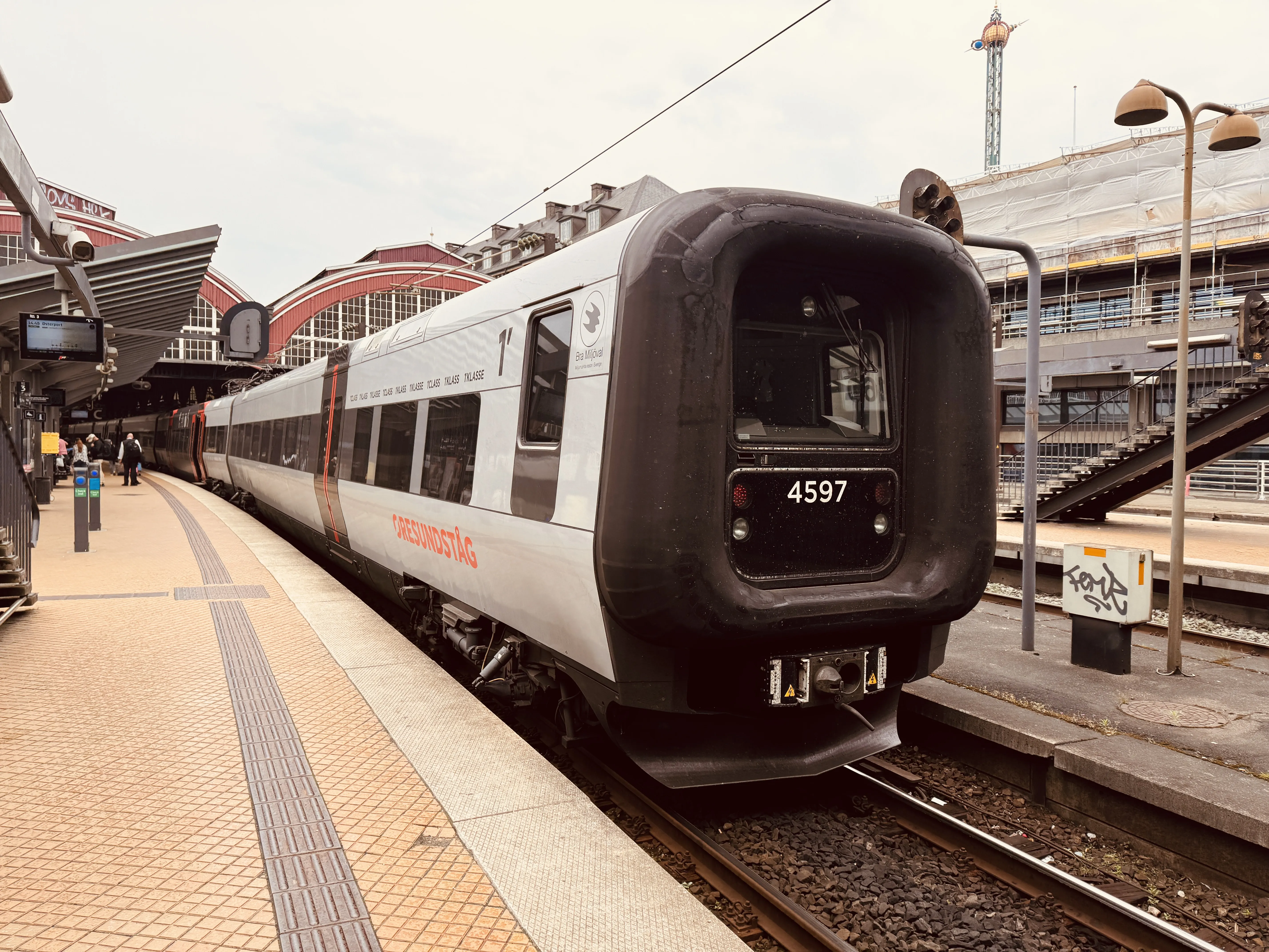 Billede af DSB ET 4397 fotograferet ud for København Hovedbanegård.