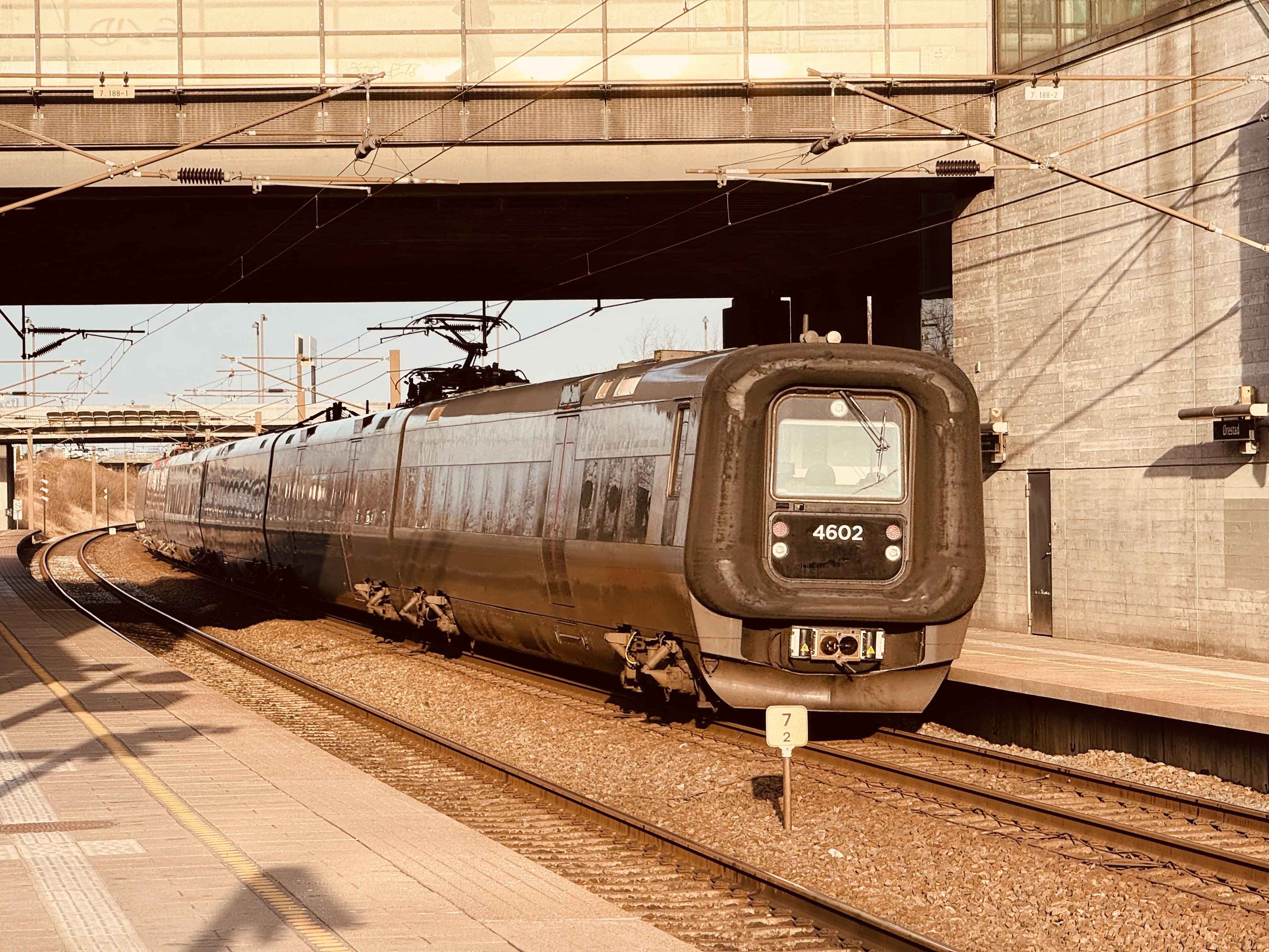 Billede af DSB ET 4402 fotograferet ud for Ørestad Trinbræt.