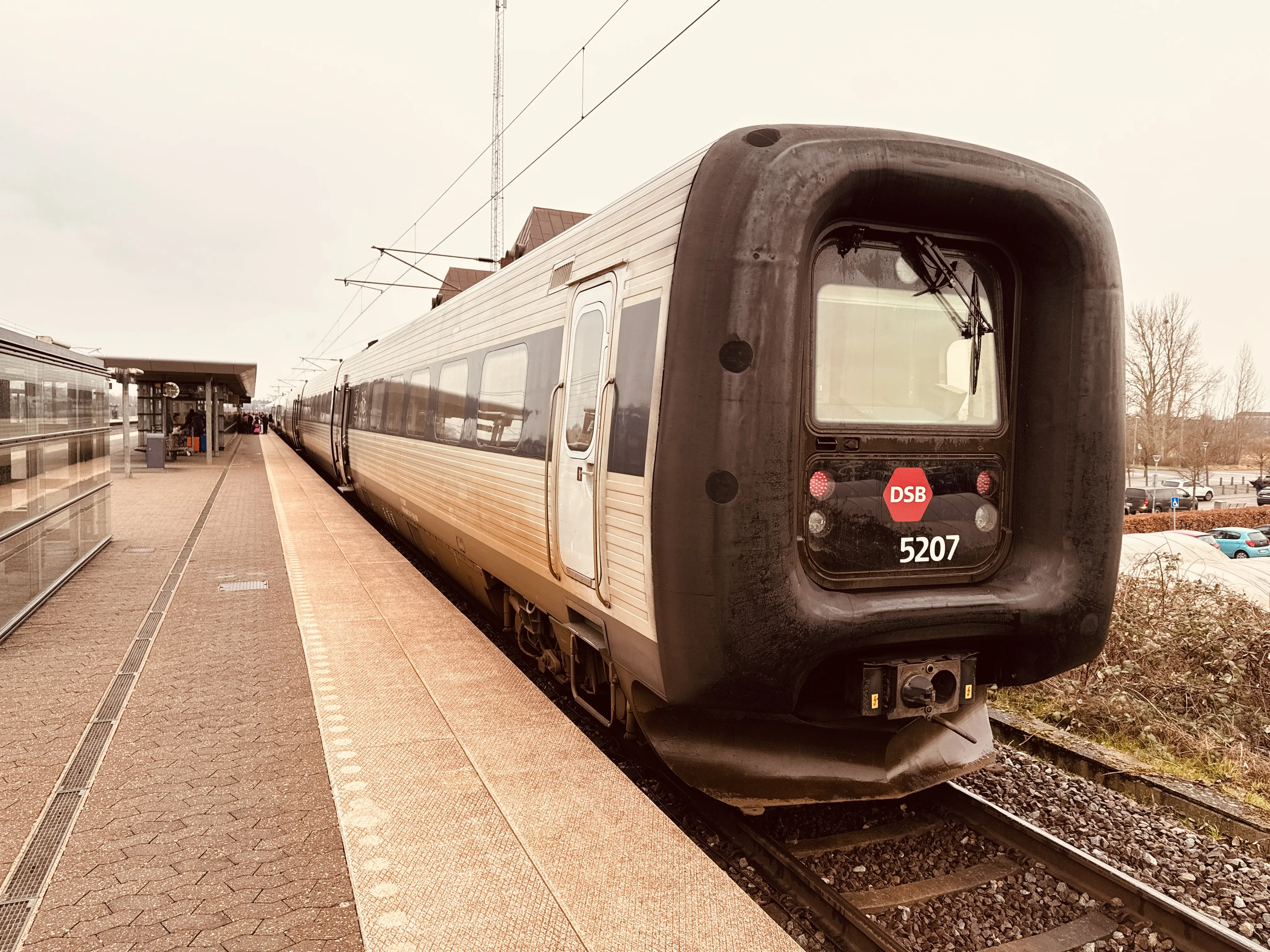 Billede af DSB MF 5007 fotograferet ud for Nyborg Station.