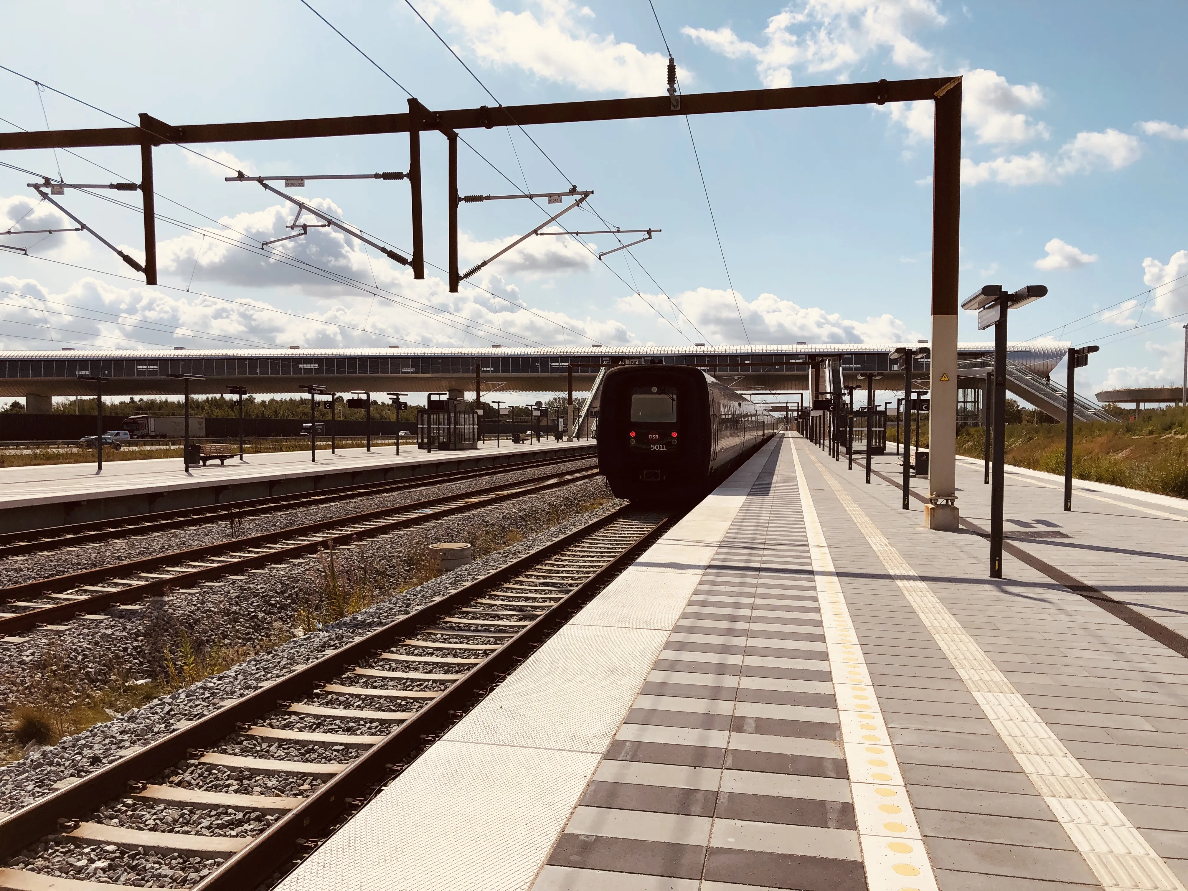 Billede af DSB MF 5011 fotograferet ud for Køge Nord Trinbræt.