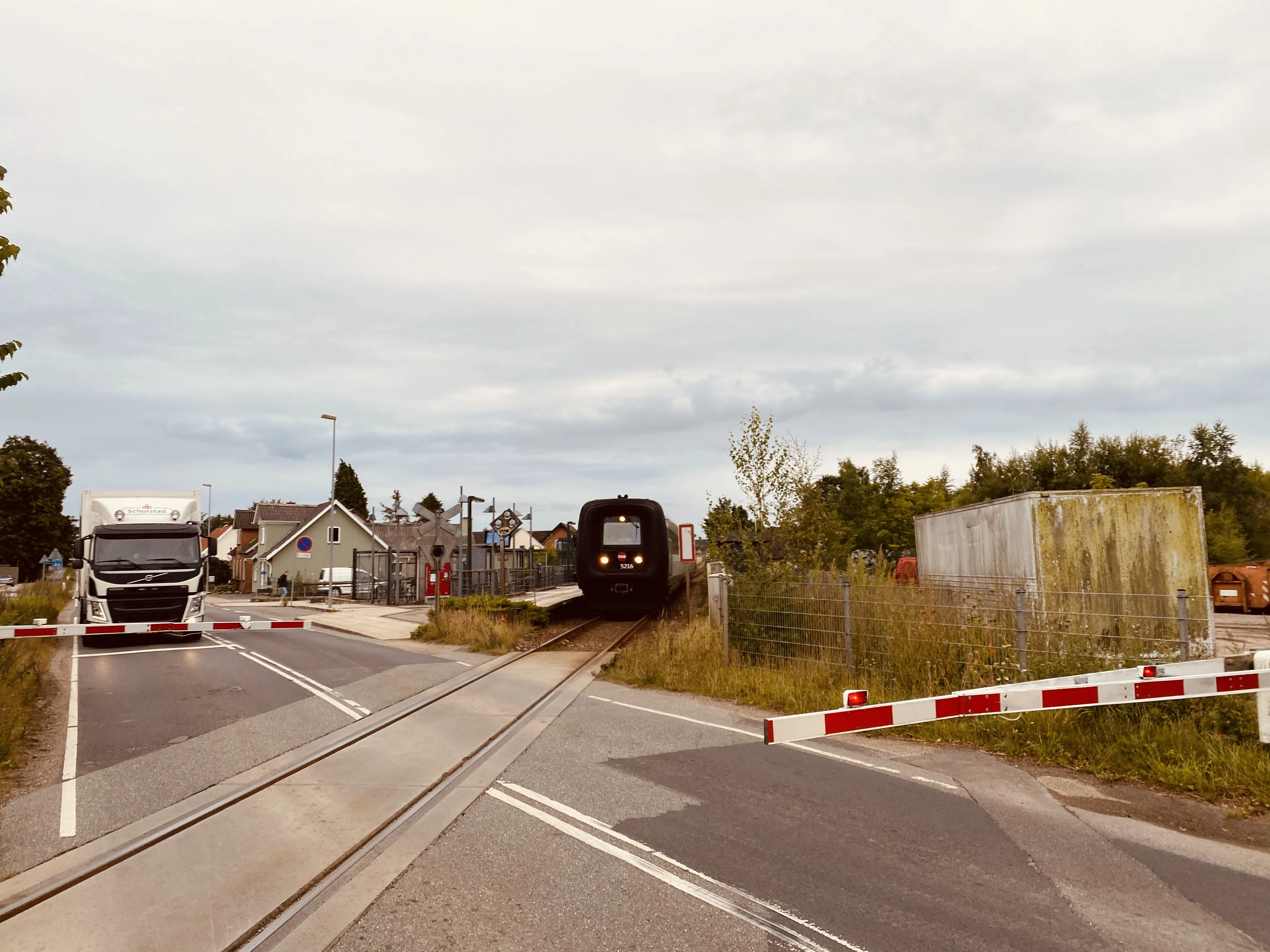 Billede af DSB MF 5016 fotograferet ud for Stenstrup Syd Trinbræt.