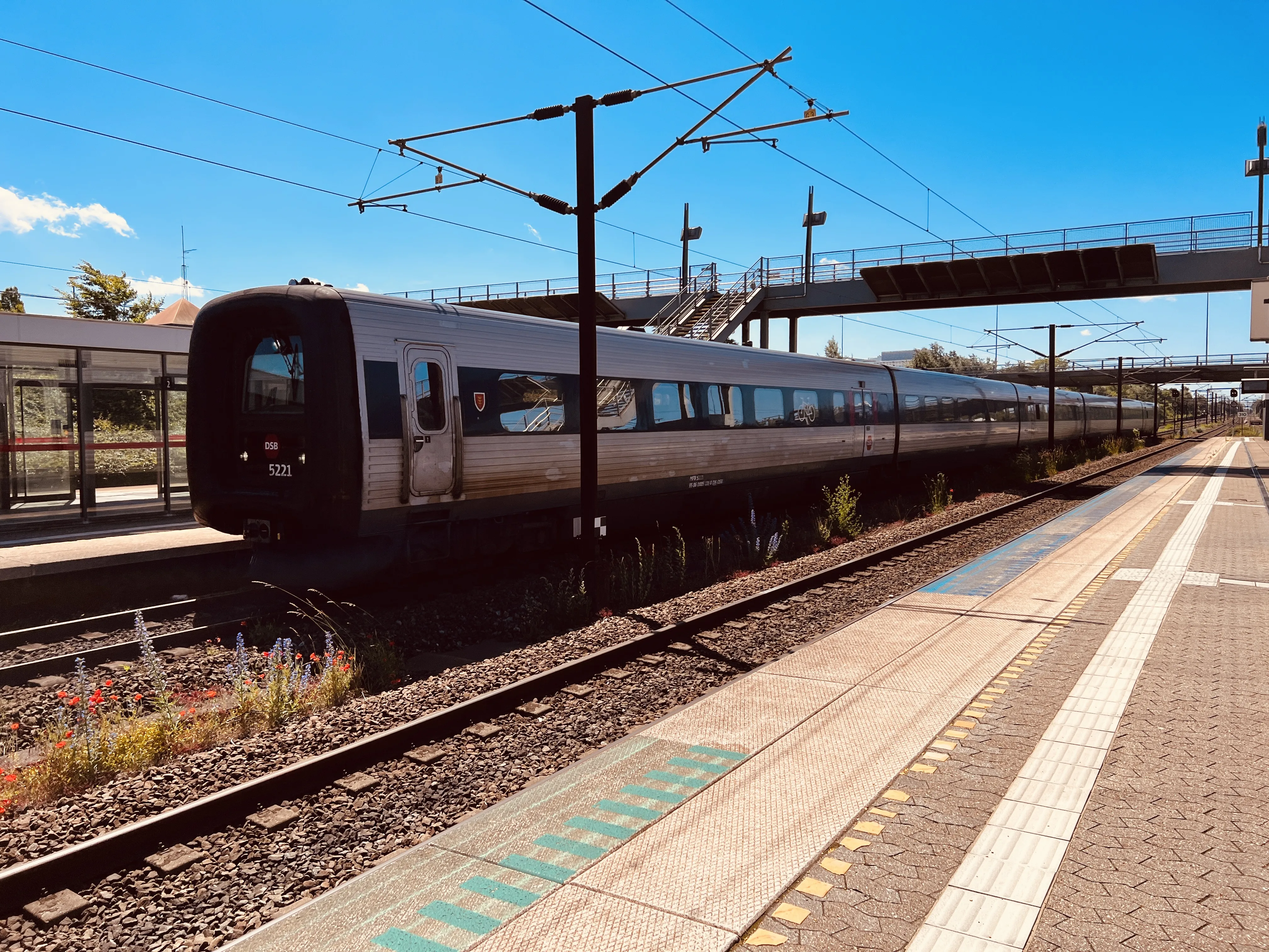 Billede af DSB MF 5021 fotograferet ud for Høje Taastrup Station.