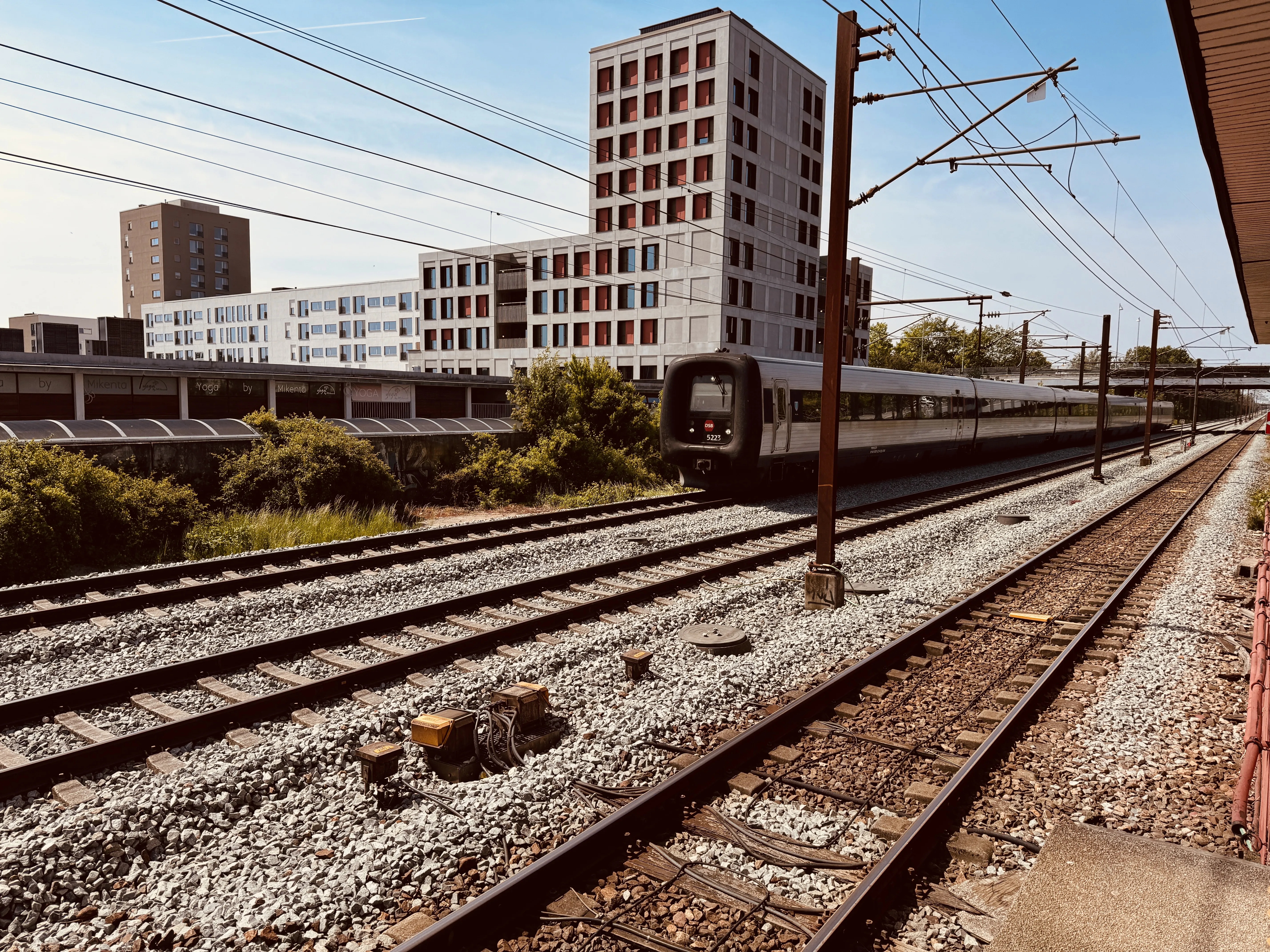 Billede af DSB MF 5023 fotograferet ud for Albertslund S-togstrinbræt.