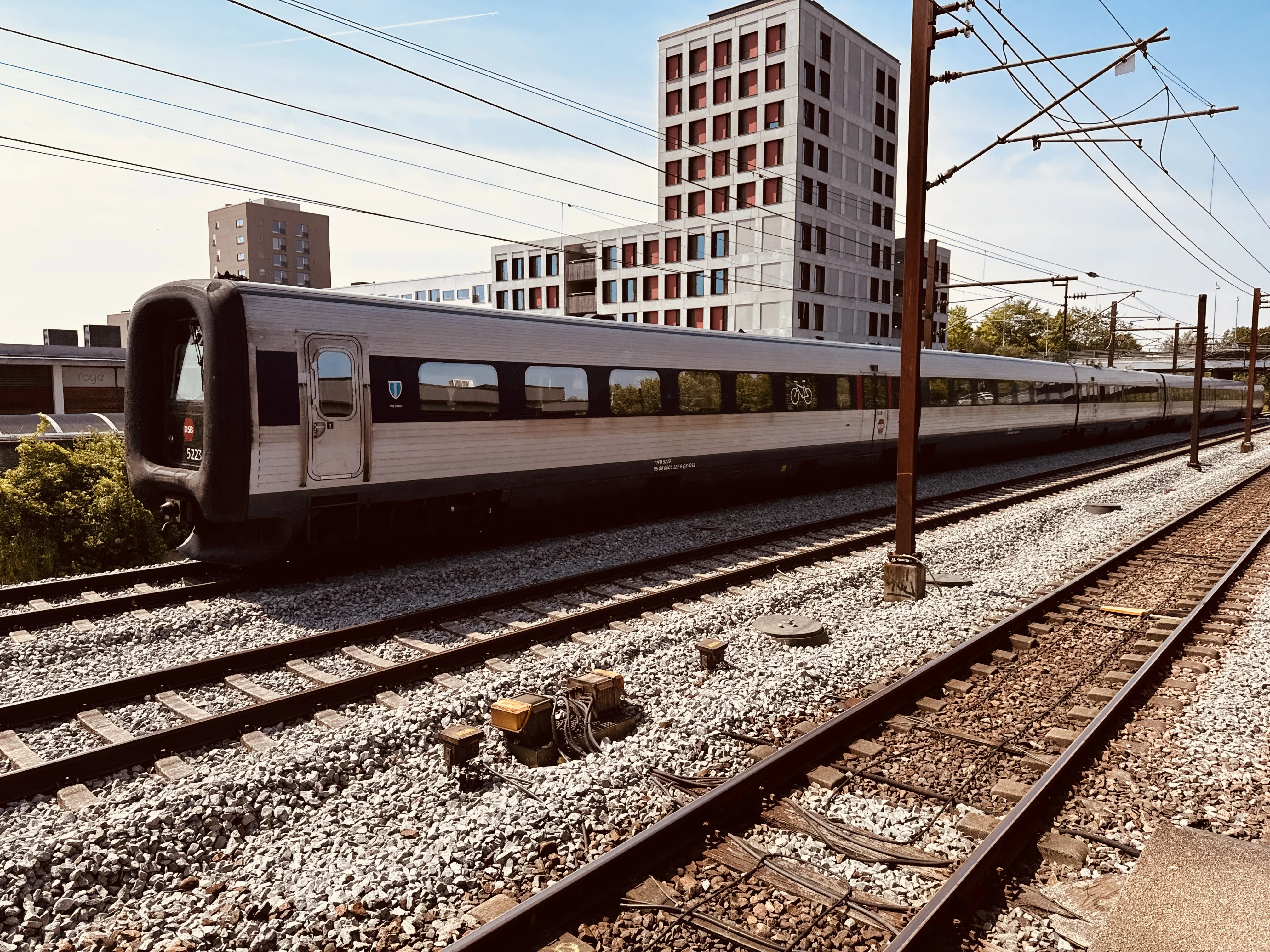 Billede af DSB MF 5023 fotograferet ud for Albertslund S-togstrinbræt.