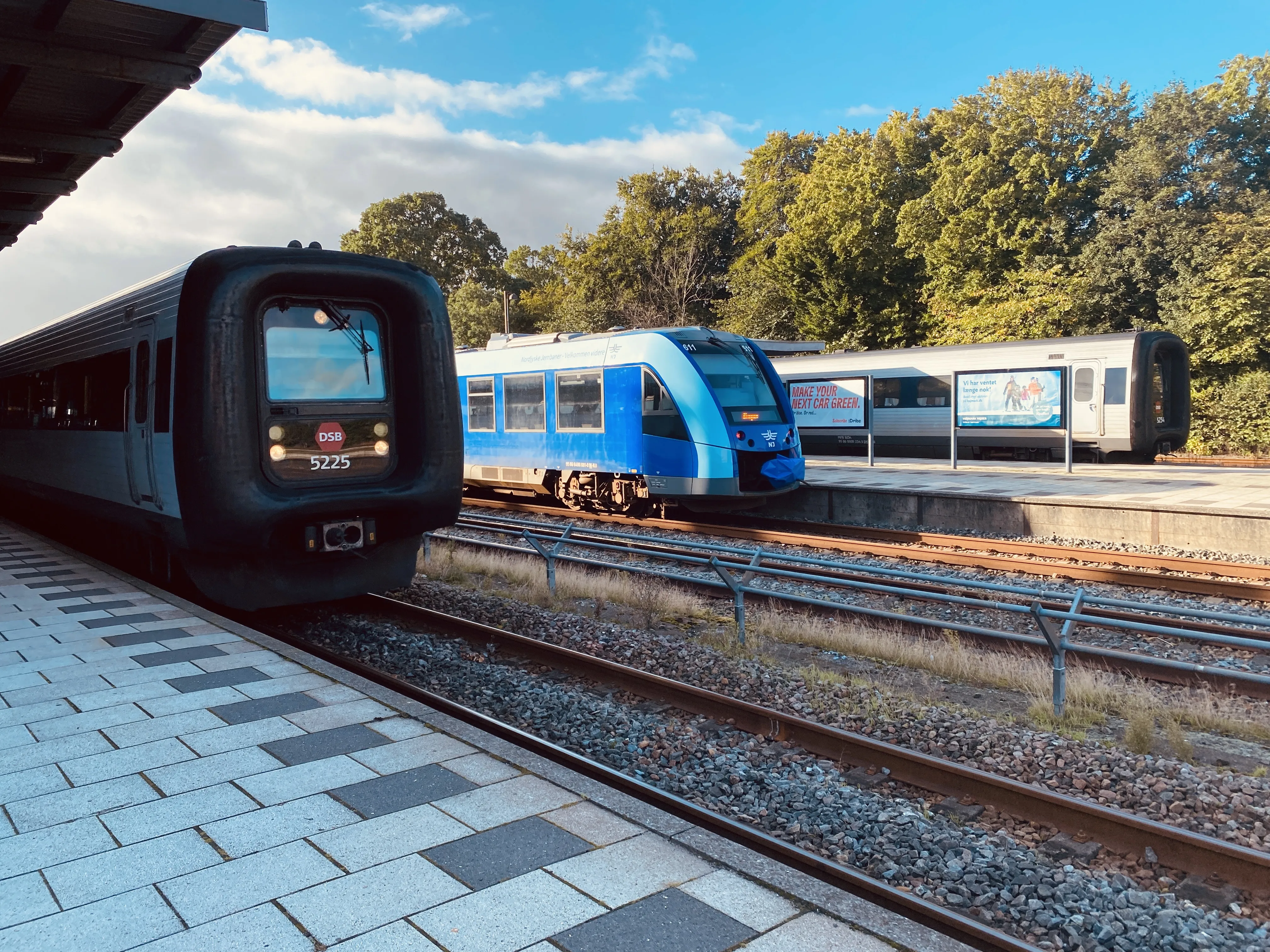 Billede af DSB MF 5025 fotograferet ud for Aalborg Station.