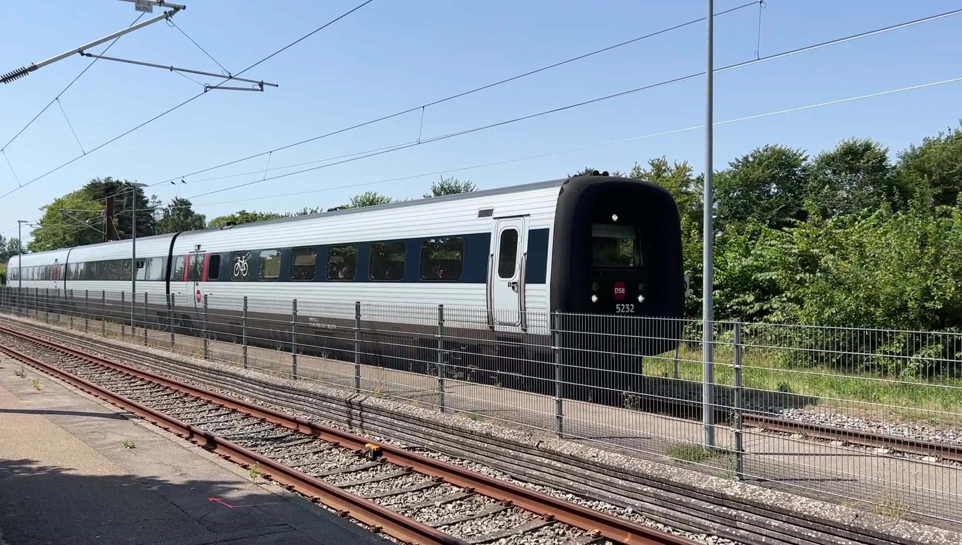 Billede af DSB MF 5032 fotograferet ud for Herfølge Station.