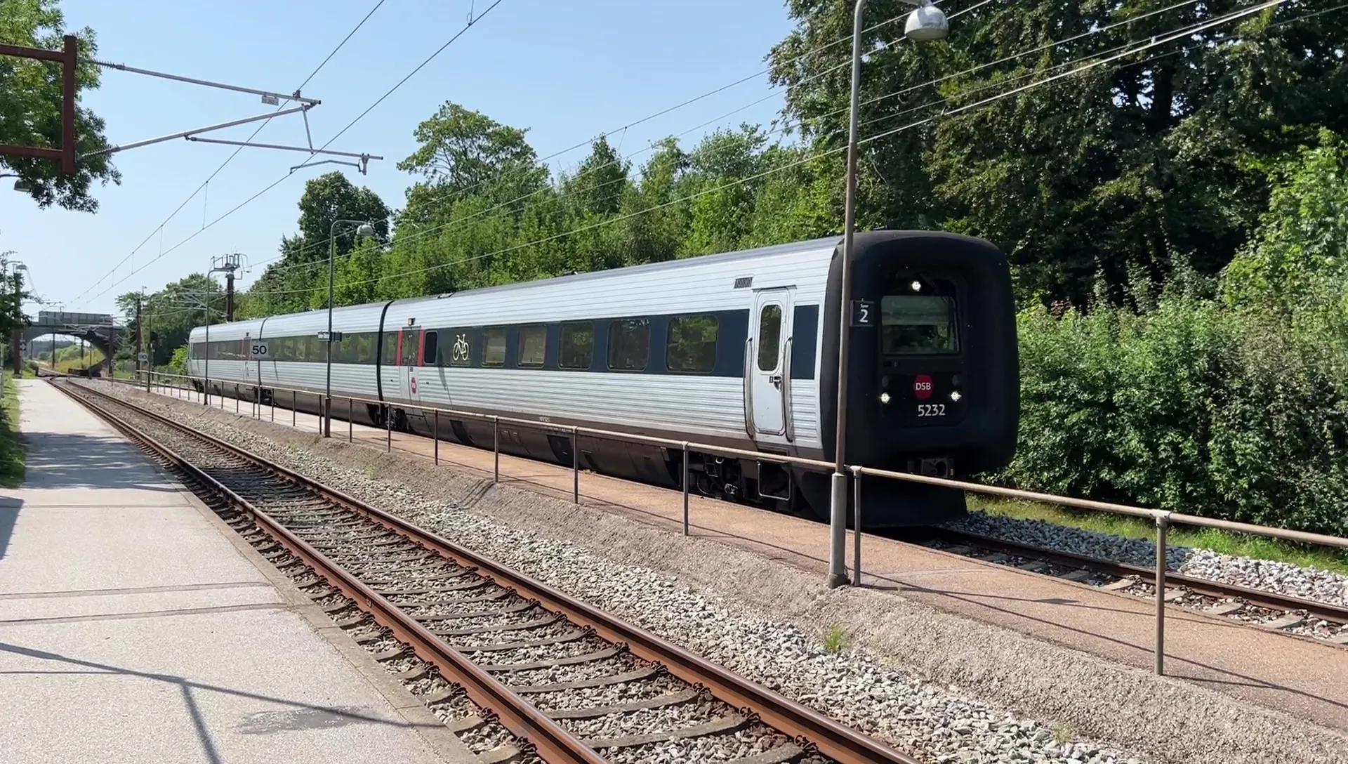 Billede af DSB MF 5032 fotograferet ud for Holme-Olstrup Station.