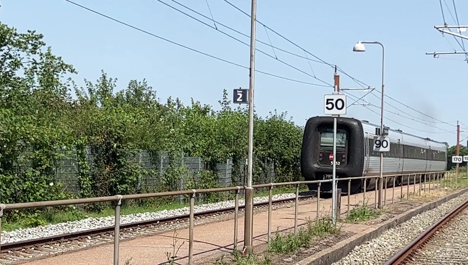 Billede af DSB MF 5032 fotograferet ud for Holme-Olstrup Station.