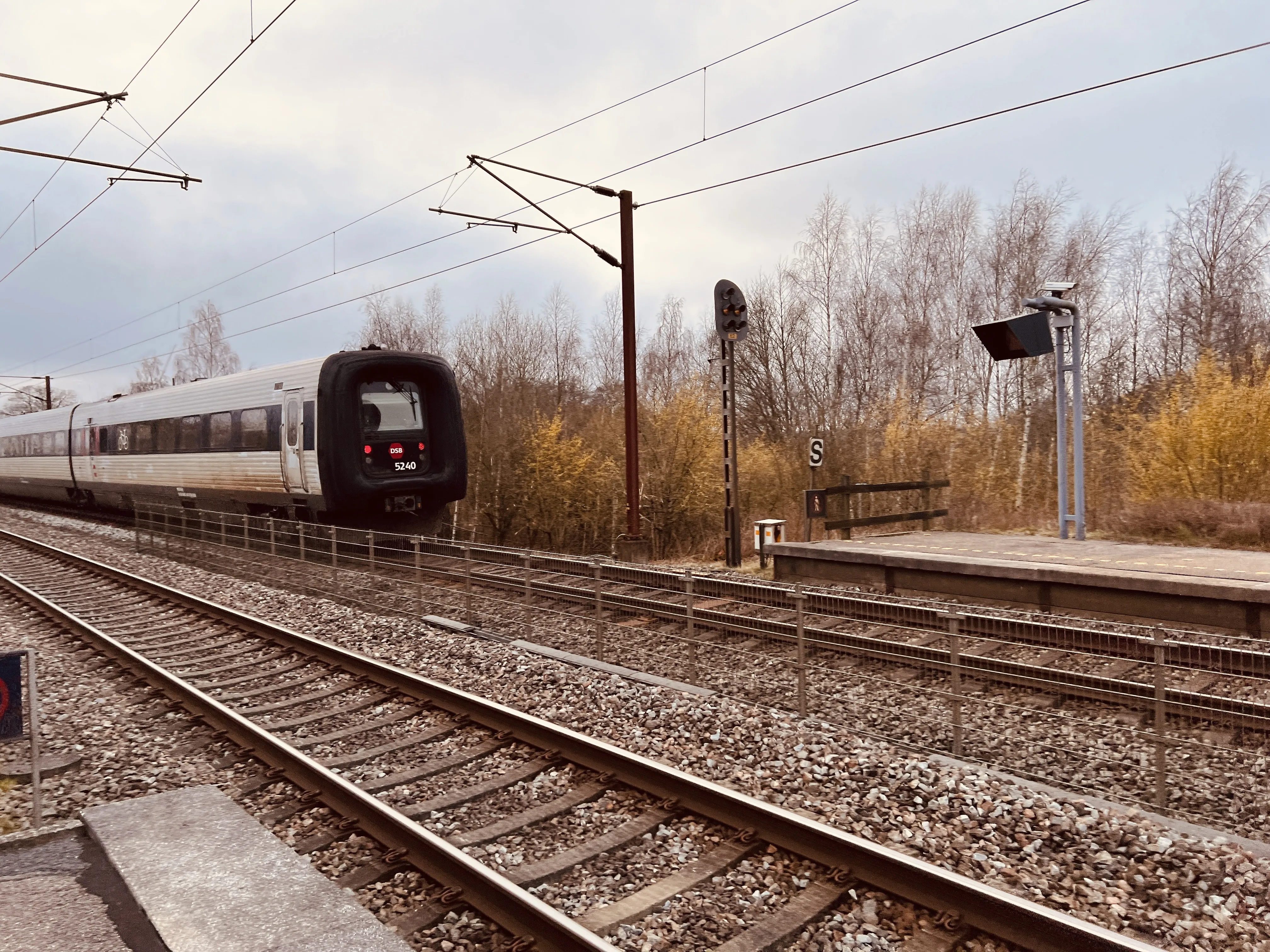 Billede af DSB MF 5040 fotograferet ud for Holmstrup Trinbræt.