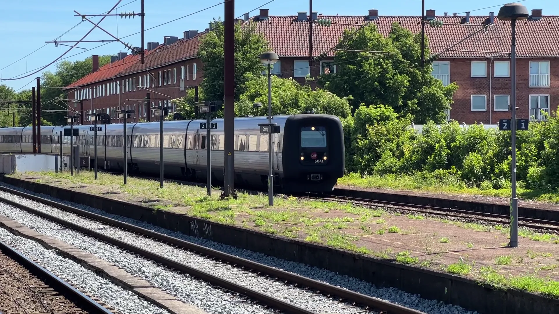 Billede af DSB MF 5041 fotograferet ud for Glostrup Station.