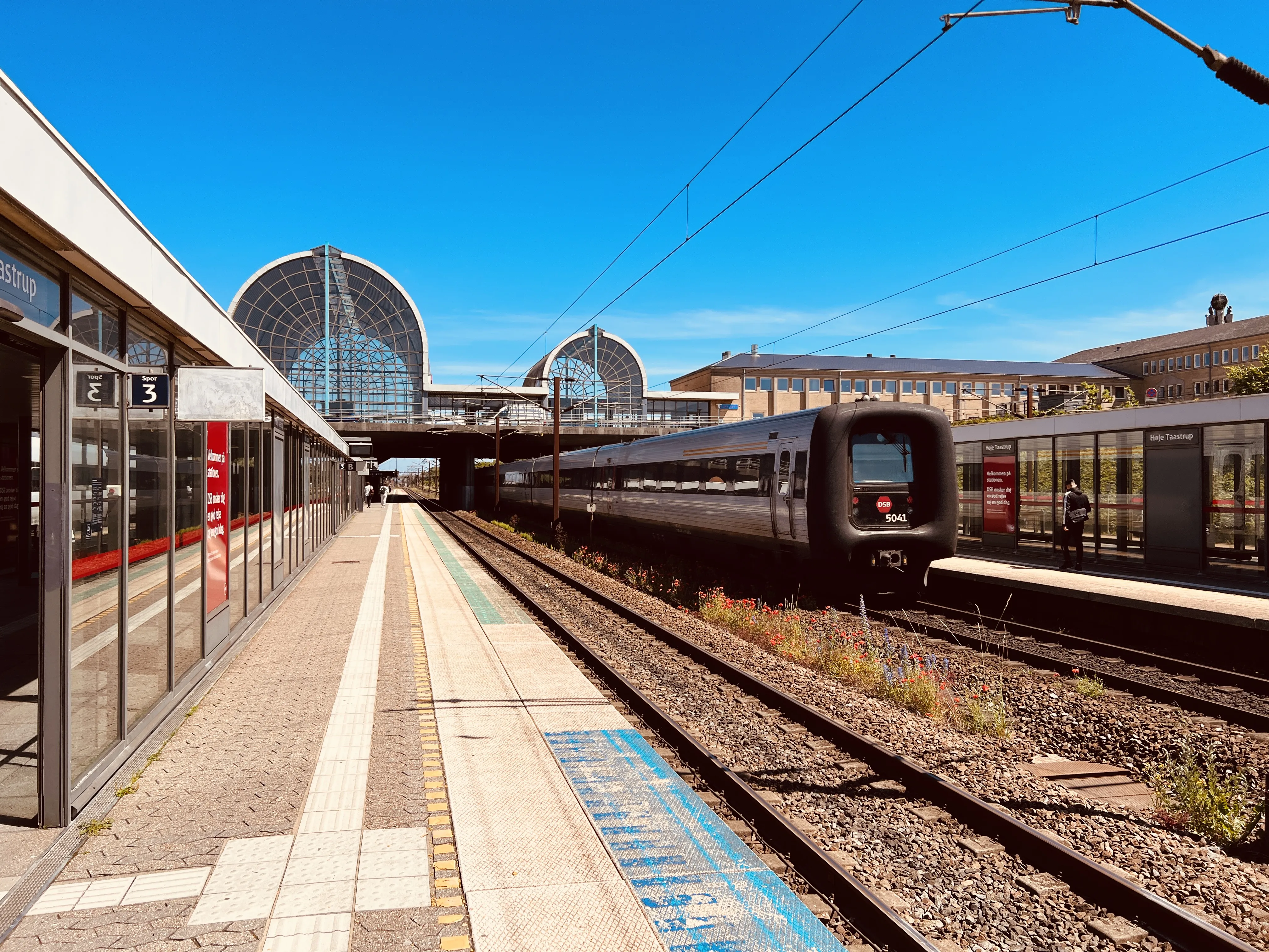 Billede af DSB MF 5041 fotograferet ud for Høje Taastrup Station.