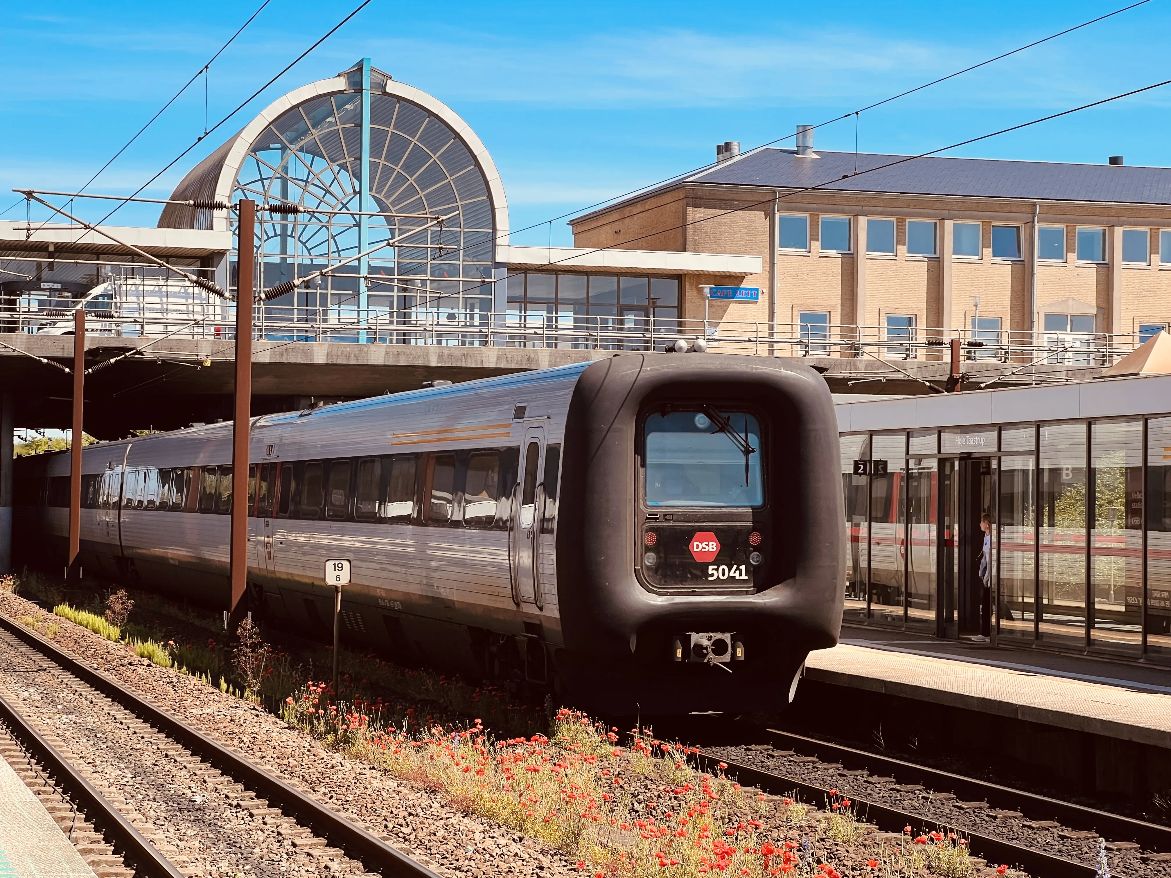 Billede af DSB MF 5041 fotograferet ud for Høje Taastrup Station.