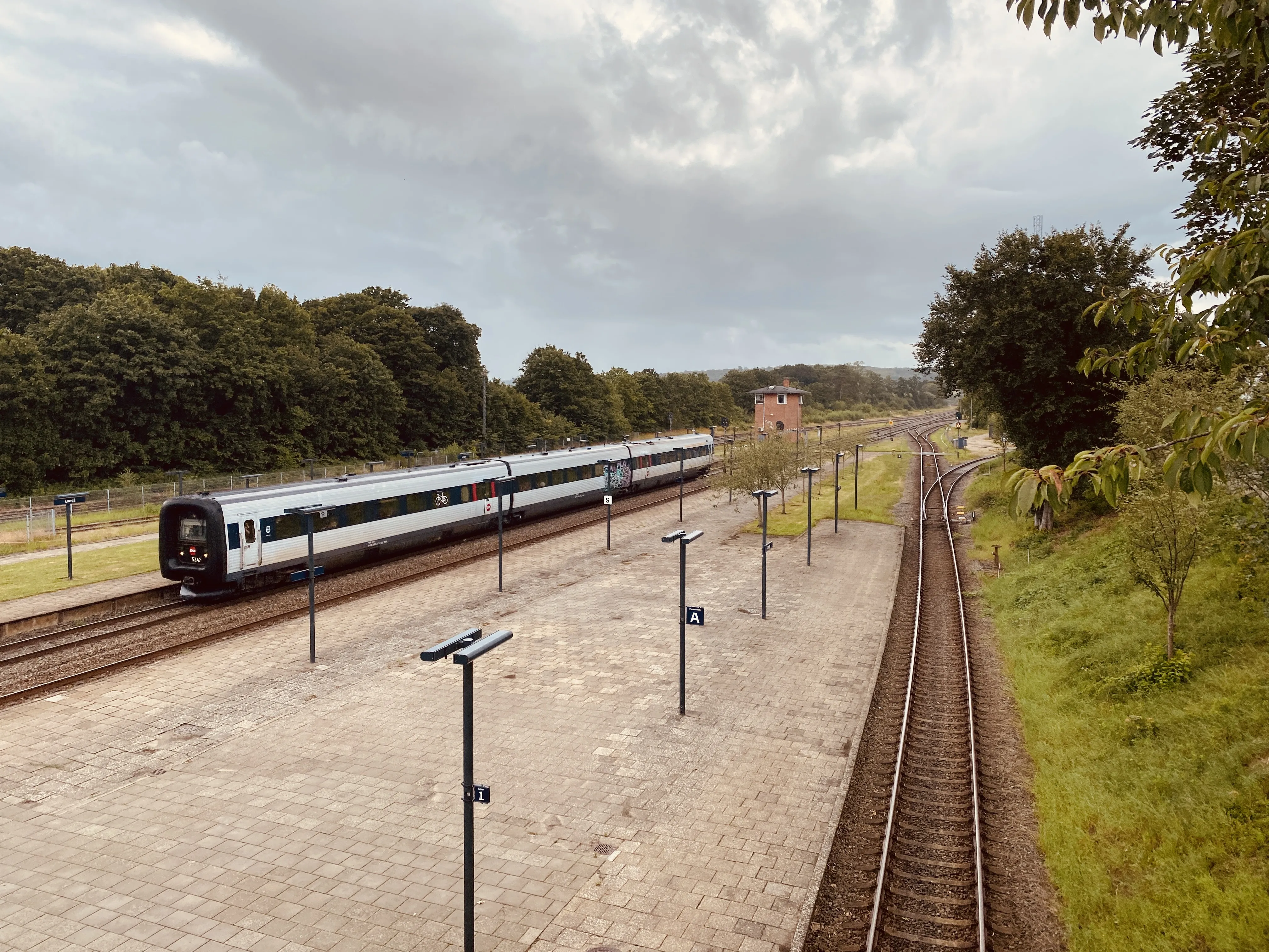 Billede af DSB MF 5047 fotograferet ud for Langå Station.