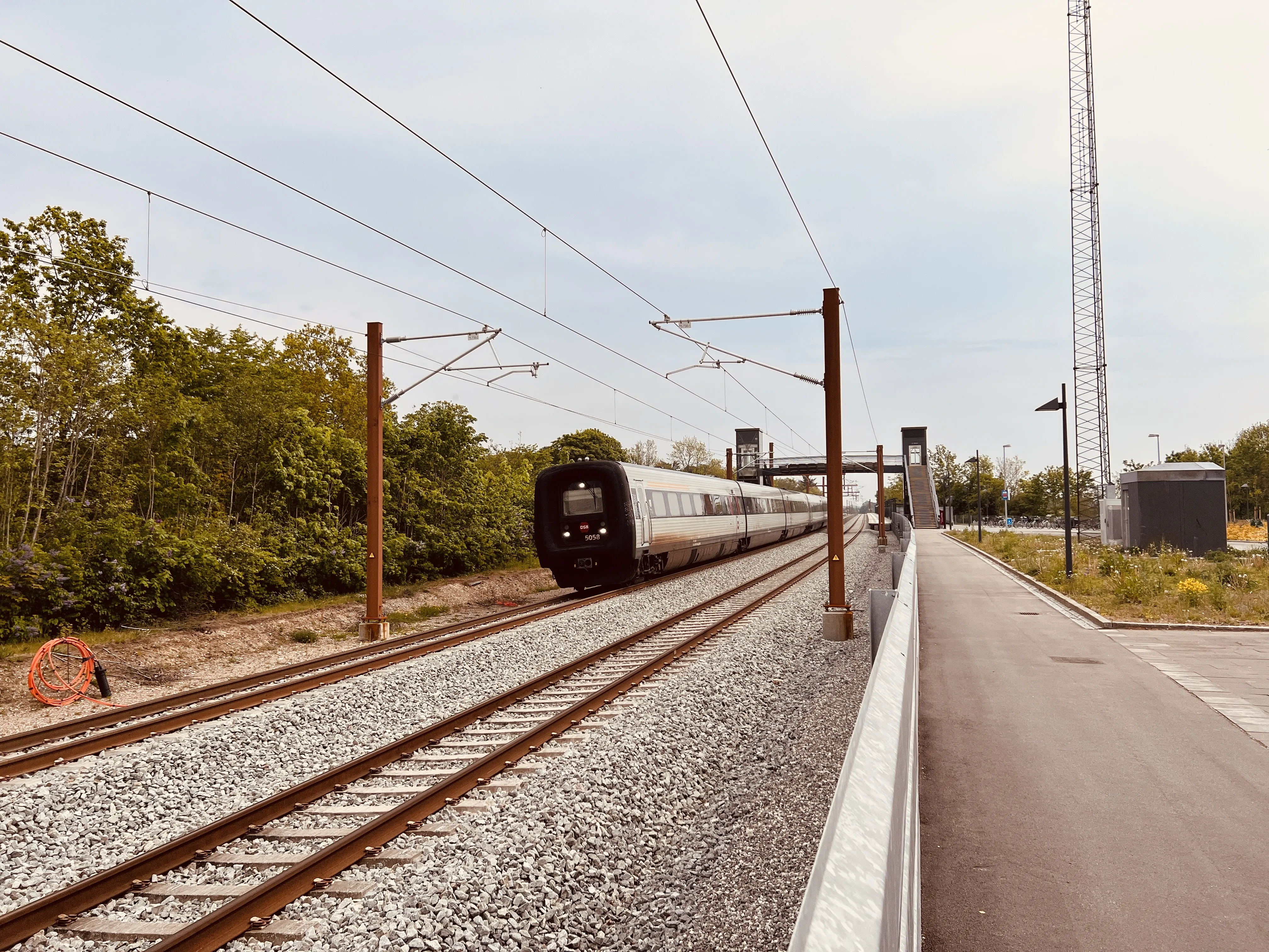 Billede af DSB MF 5058 fotograferet ud for Glumsø Trinbræt.