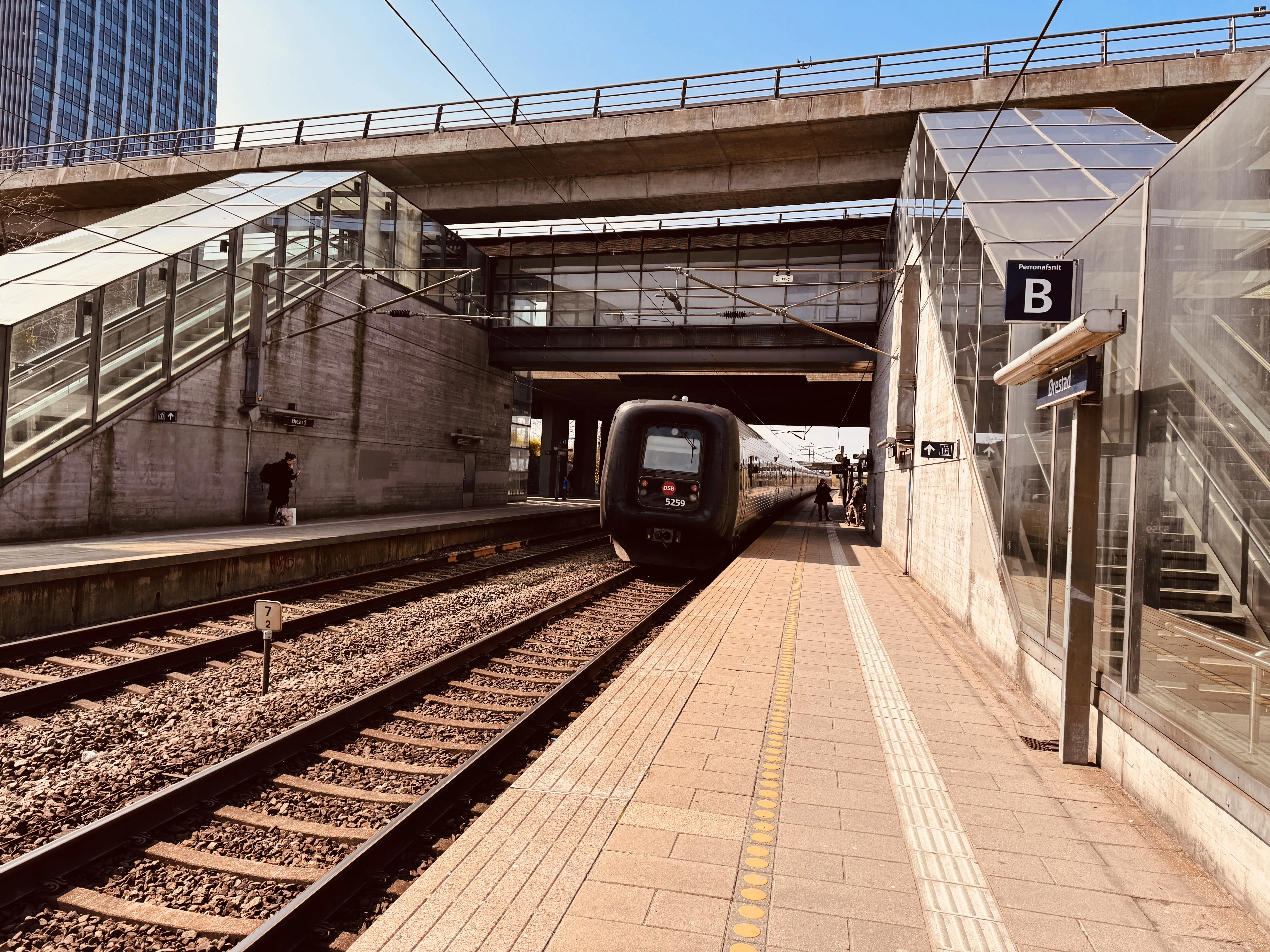 Billede af DSB MF 5059 fotograferet ud for Ørestad Trinbræt.