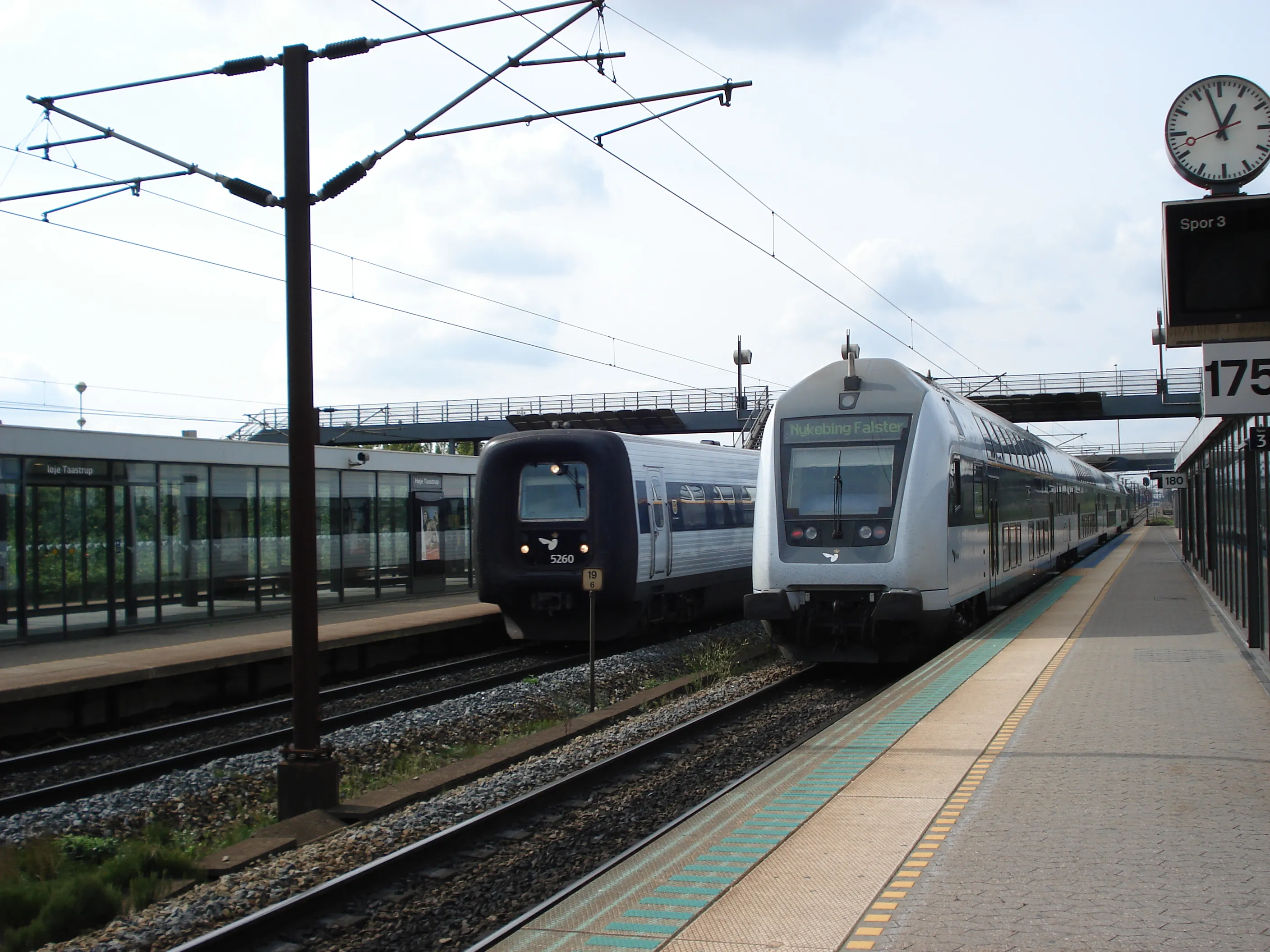 Billede af DSB MF 5060 fotograferet ud for Høje Taastrup Station.