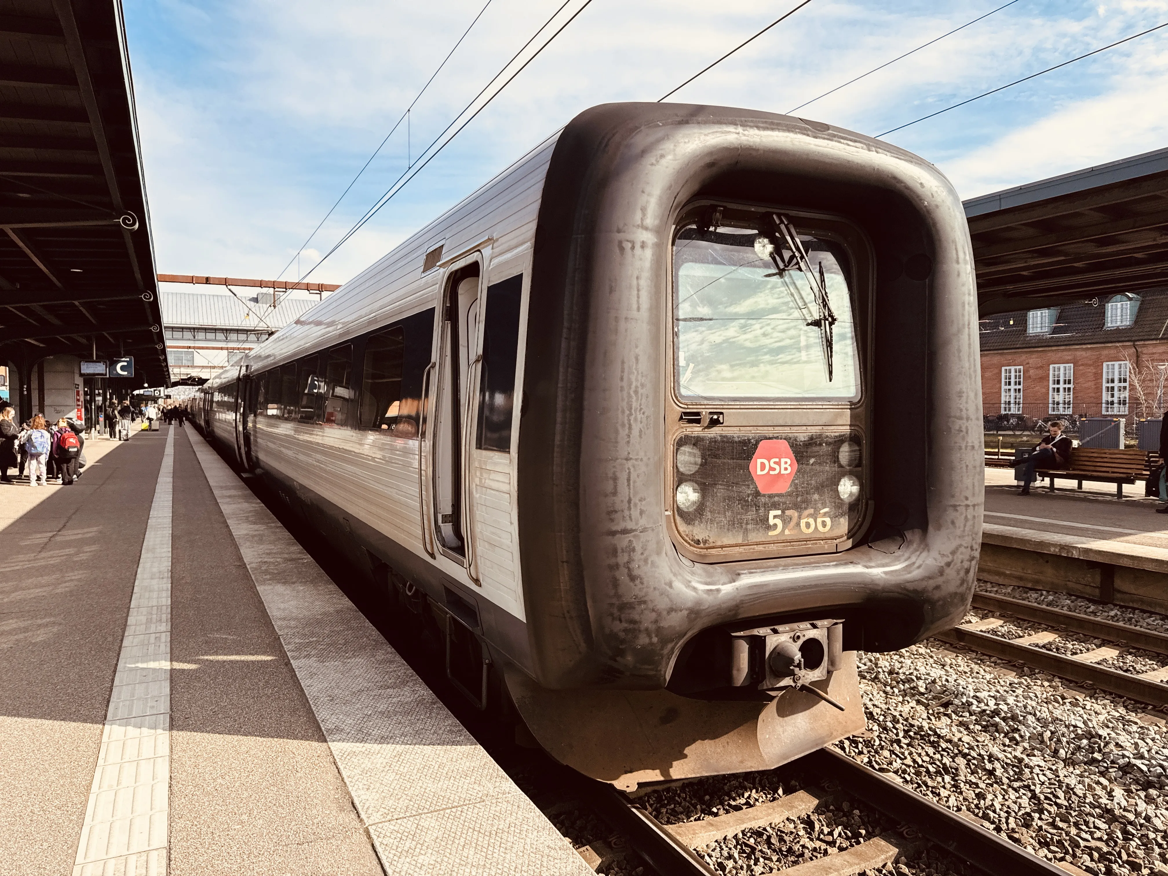 Billede af DSB MF 5066 fotograferet ud for Odense Banegård Center.