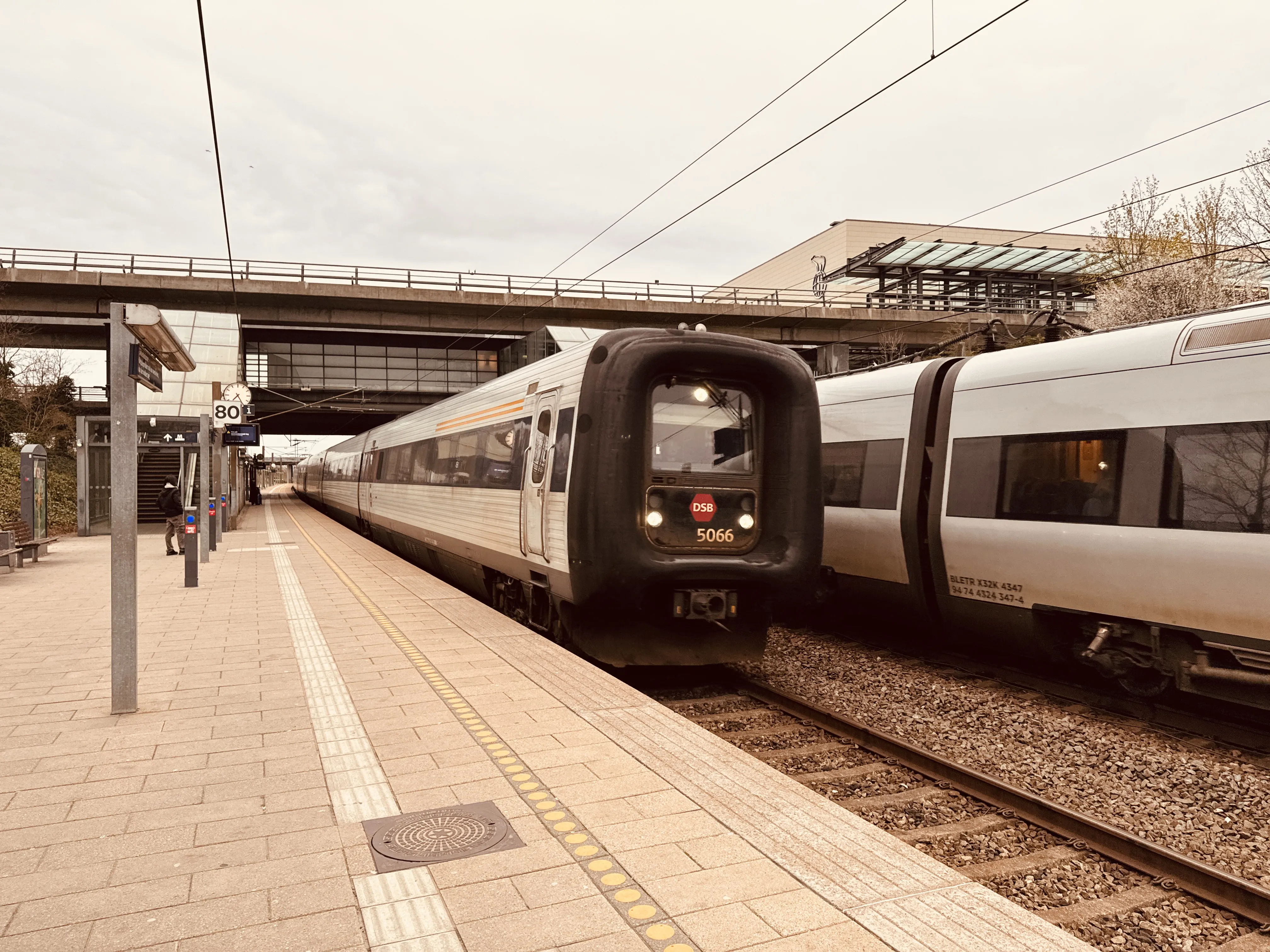 Billede af DSB MF 5066 fotograferet ud for Ørestad Trinbræt.