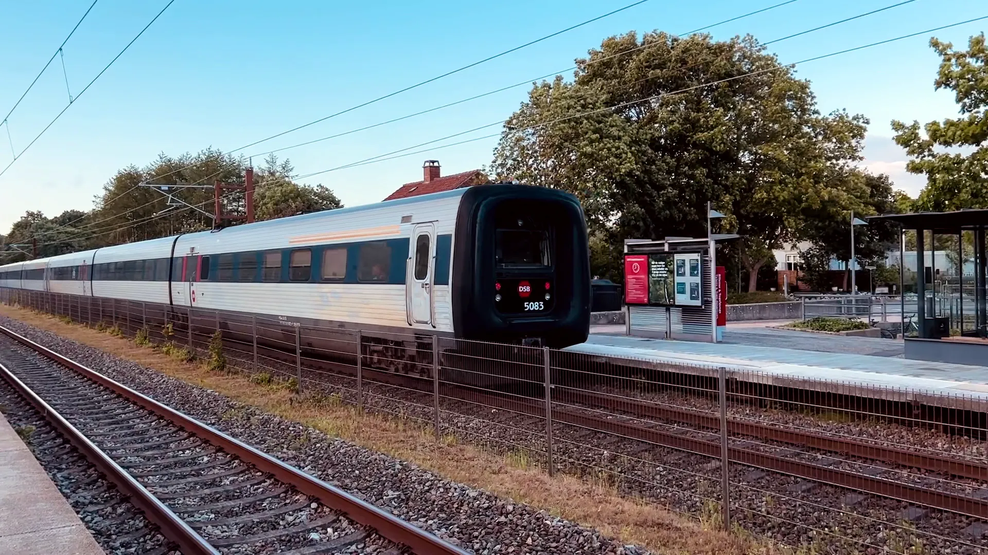 Billede af DSB MF 5083 fotograferet ud for Brejning Trinbræt.