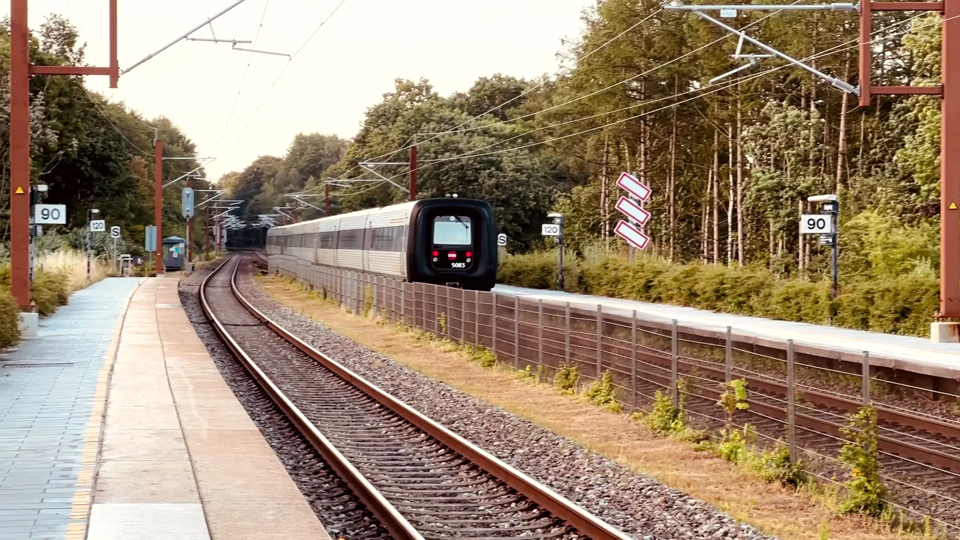 Billede af DSB MF 5083 fotograferet ud for Brejning Trinbræt.