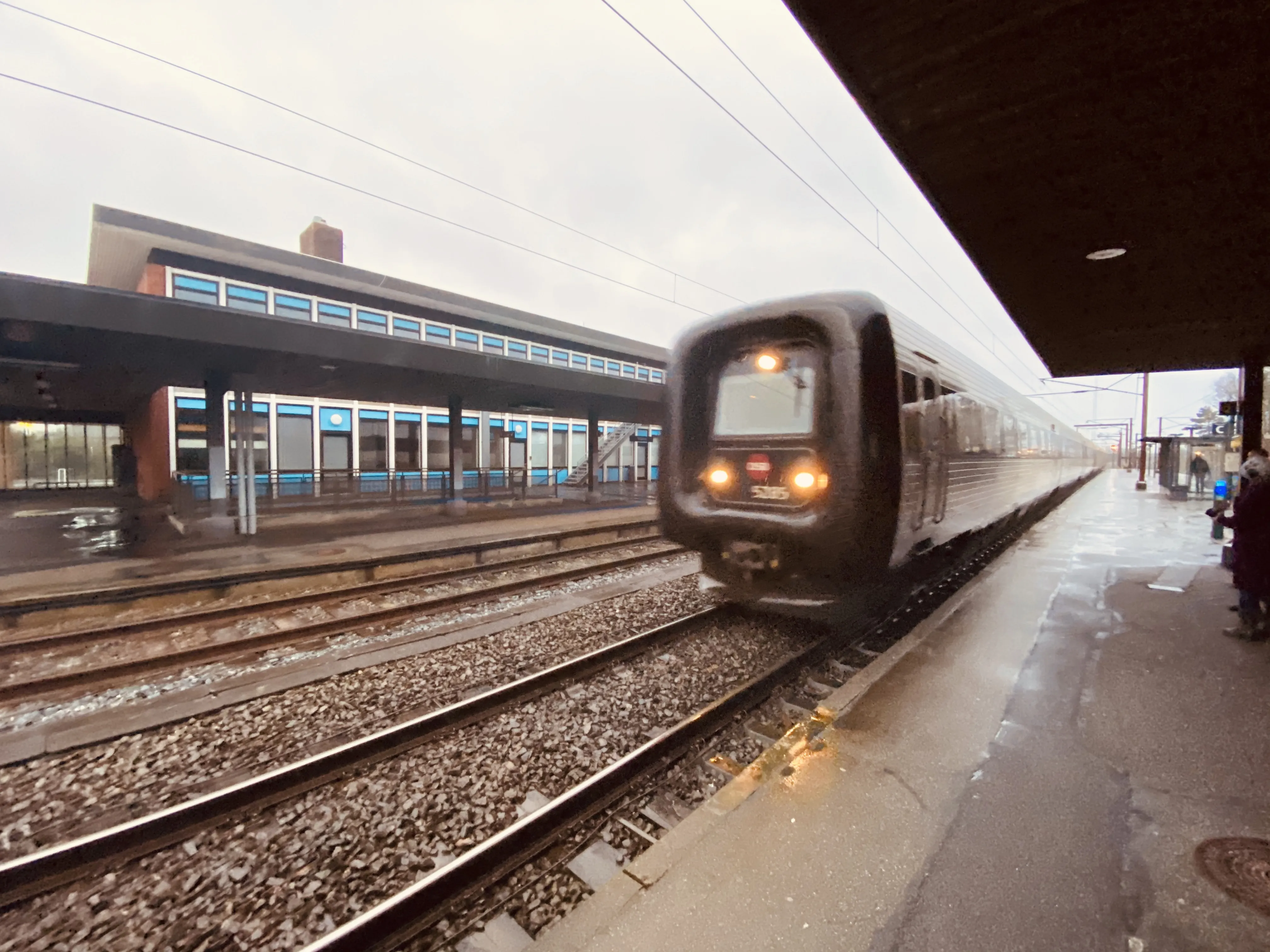 Billede af DSB MF 5085 fotograferet ud for Vojens Station.