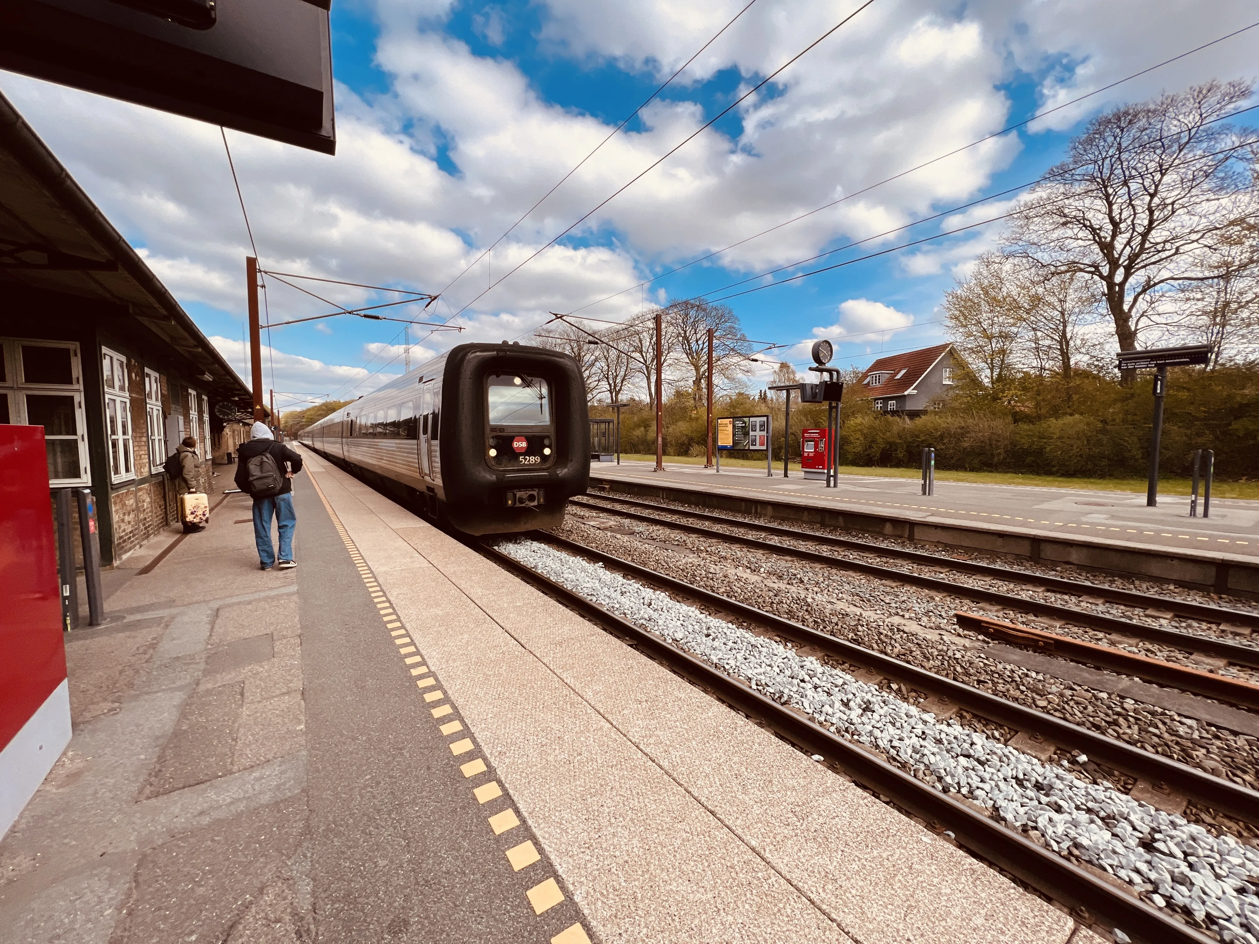 Billede af DSB MF 5089 fotograferet ud for Sorø Station.