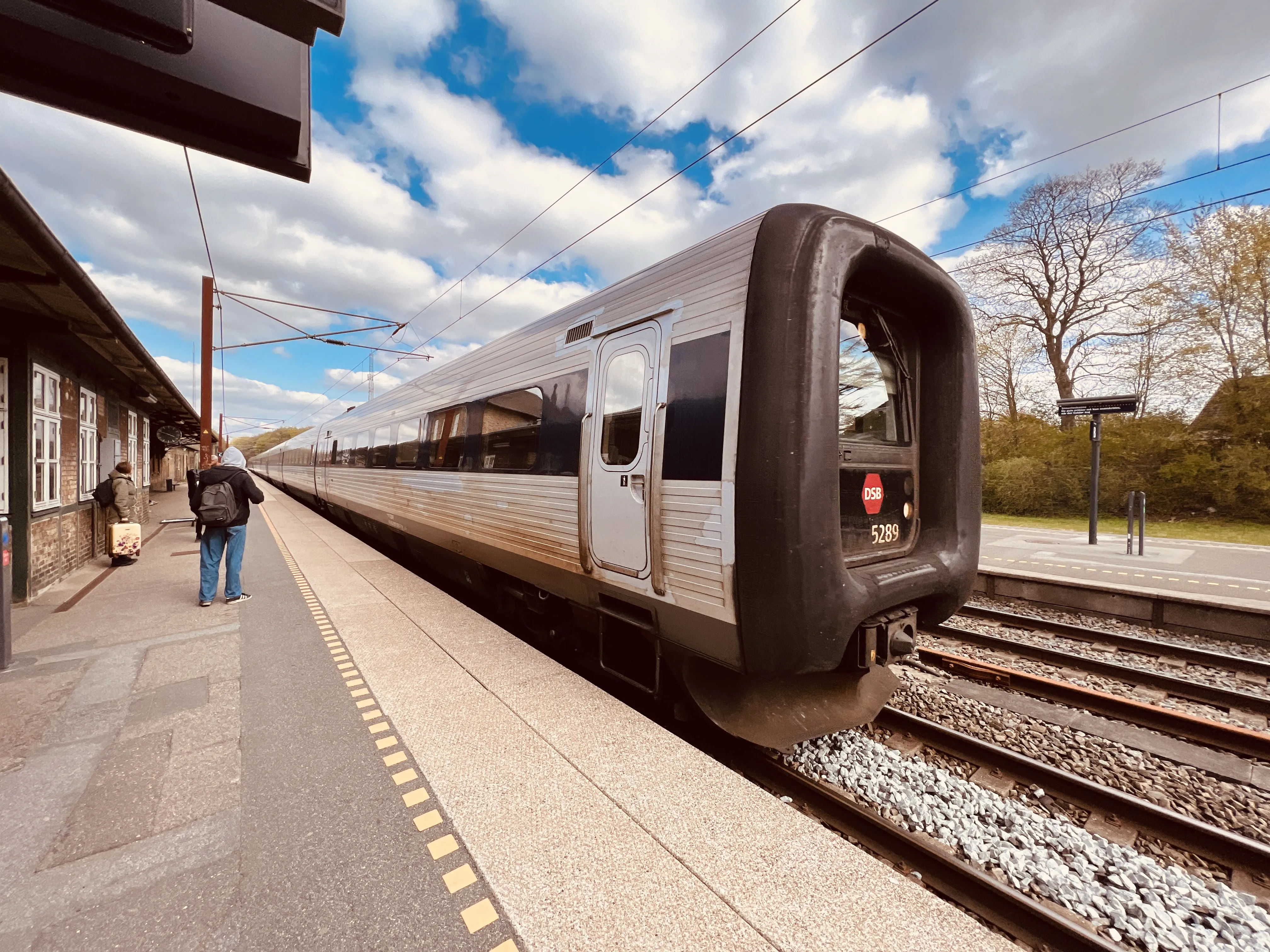 Billede af DSB MF 5089 fotograferet ud for Sorø Station.