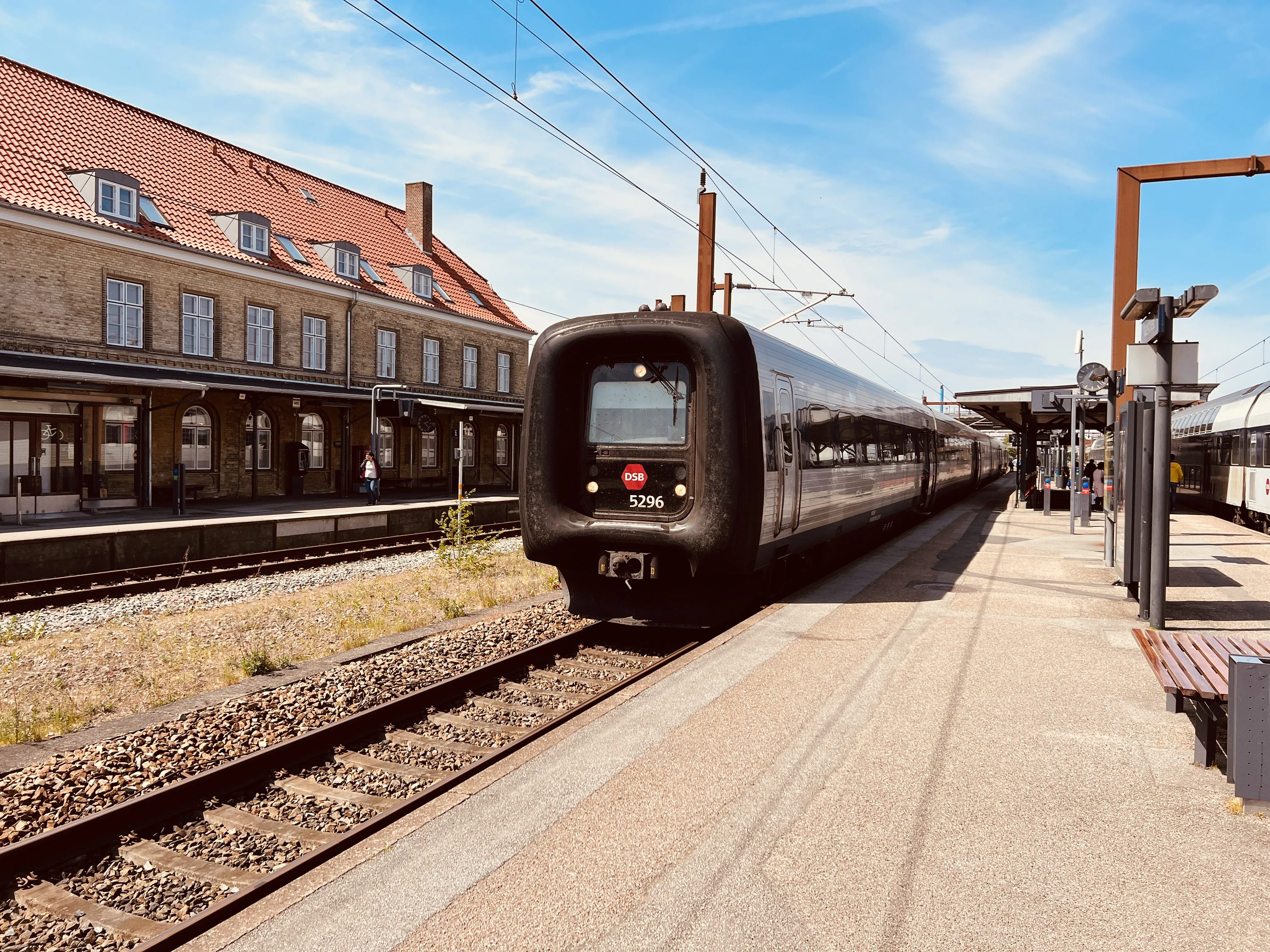 Billede af DSB MF 5096 fotograferet ud for Næstved Station.